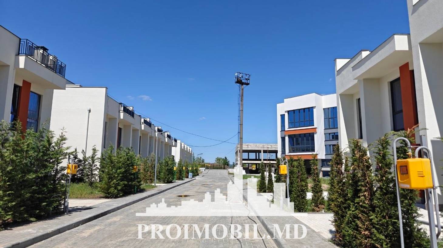 https://images.proimobil.md/Q9i-2orJusaaGp9NfYFpxnG-cF0lByrdxluFyJbYqRk/watermark:0.75:so:0:30:0.39/resize:fill:1460:816:1/gravity:ce/bG9jYWw6Ly8vZXN0YXRlL2xyLzM4ZWY5N2Q5LWEyMTAtNDY3YS05MDgwLWI3NmU4ODY2NDEwYi5qcGVn