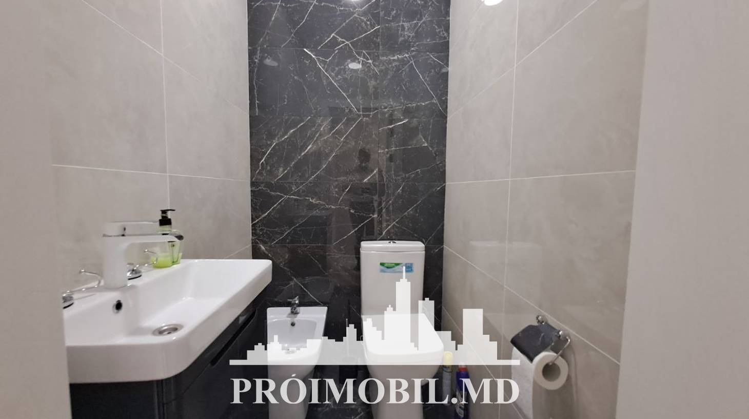 https://images.proimobil.md/QB8g4mHLPd628v4ZHbppwSpY5HH4NlPSd9LKR4L2-WA/watermark:0.75:so:0:30:0.39/resize:fill:1460:816:1/gravity:ce/bG9jYWw6Ly8vZXN0YXRlL2xyLzZiZDE5NzNkLWYyOGQtNDEyZC1hN2ZmLWU1NDQzNDg4MGRhZS5qcGVn