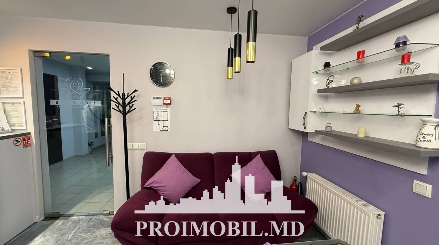 https://images.proimobil.md/QBlUUqsfdQTzzu_zz20_wj3yUwRzJzbDCS9GgKH2y4w/watermark:0.75:so:0:30:0.39/resize:fill:1460:816:1/gravity:ce/bG9jYWw6Ly8vZXN0YXRlL2xyL2Q2MjE0NTY4LTU5YzEtNDgwNS1iMjZkLTZkYjNkOGM5ZDMyYS5qcGVn