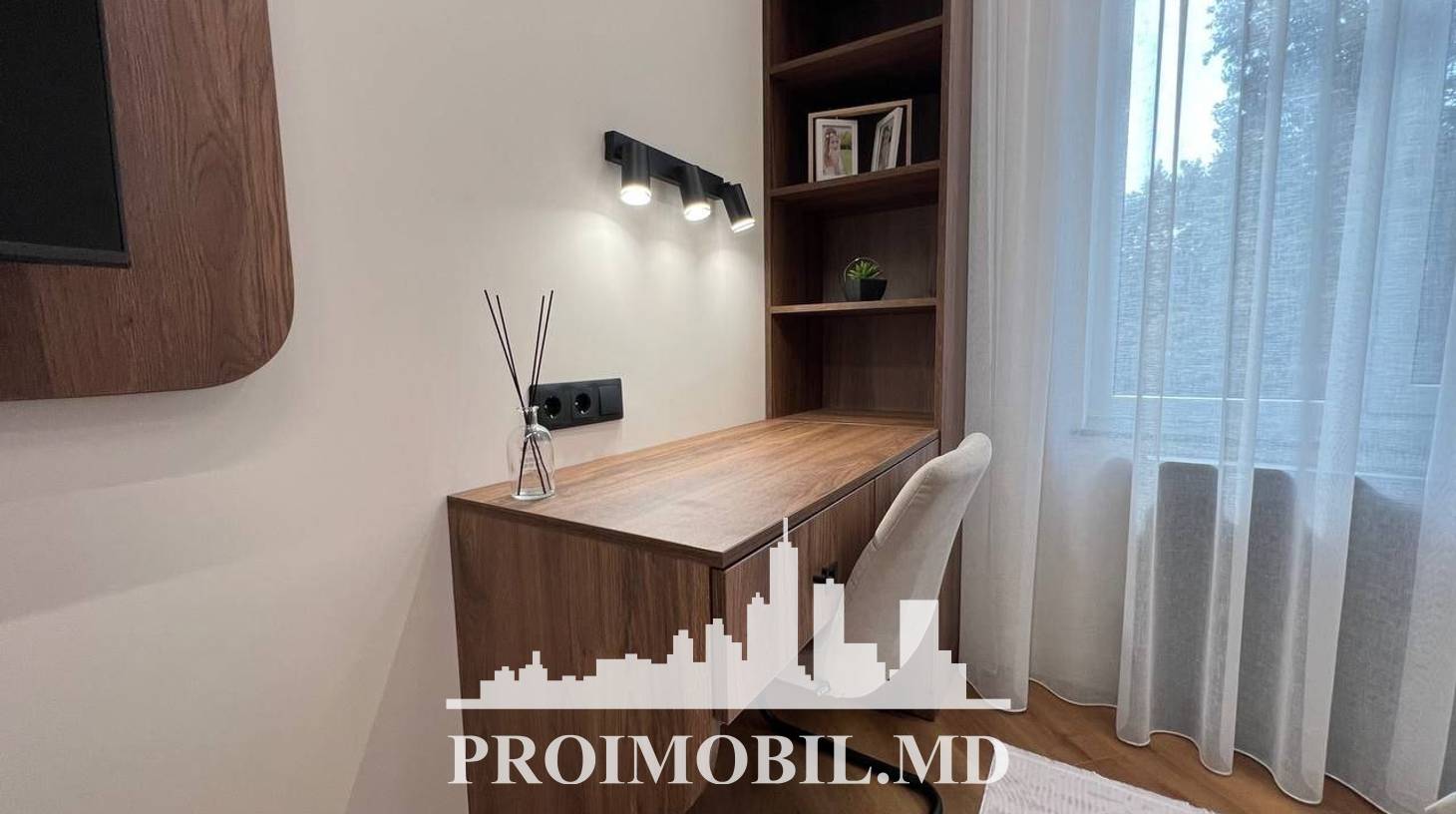 https://images.proimobil.md/QCgt8-zta6W65vAI6bEHDQi9YZC-gOi8G7Et2F-AGT4/watermark:0.75:so:0:30:0.39/resize:fill:1460:816:1/gravity:ce/bG9jYWw6Ly8vZXN0YXRlL2xyLzUyNjRmMjg3LWJkZTgtNGE1OC1iOTUzLWQxNzgyMTg2YTM0OC5qcGVn