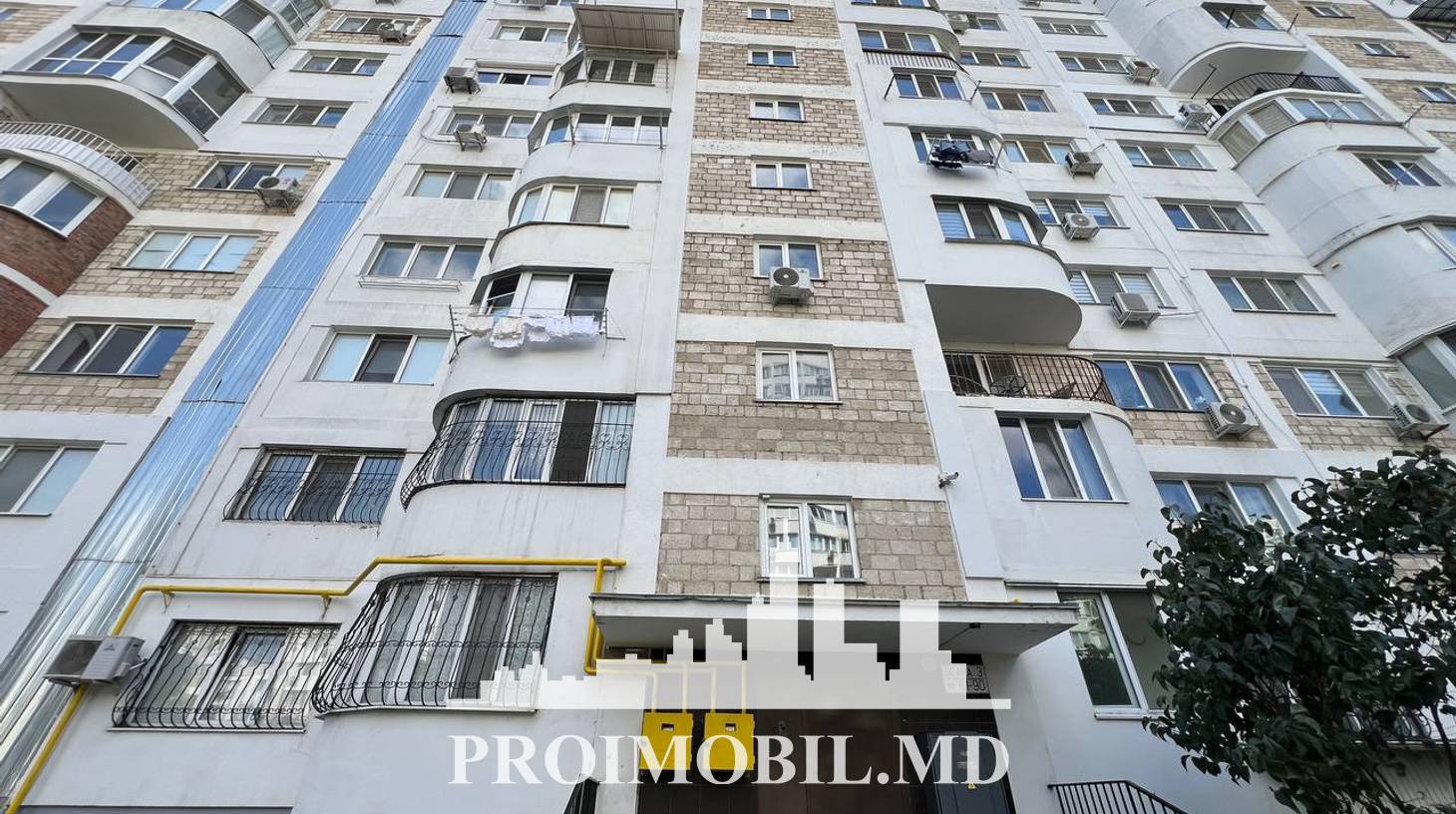 https://images.proimobil.md/QDOPmuVJ2M8CU6FWfWqePSzOYxlG7kt4ui7NBKneBW0/watermark:0.75:so:0:30:0.39/resize:fill:1460:816:1/gravity:ce/bG9jYWw6Ly8vZXN0YXRlL2xyLzBkNjgzNmM0LTE4OGMtNDU4Ny04ZDNlLTQ4ODYyMGFjNDE1MS5qcGVn