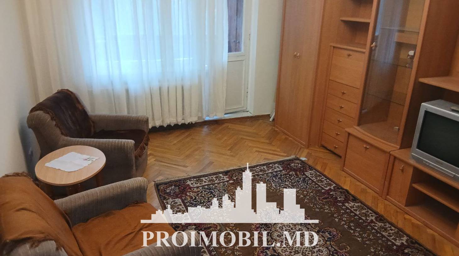 https://images.proimobil.md/QEegOtUkJJyPb8qgPIHk15IAY_t2IN7nxivFx2_7aGU/watermark:0.75:so:0:30:0.39/resize:fill:1460:816:1/gravity:ce/bG9jYWw6Ly8vZXN0YXRlL2xyLzQwMDNmMDA2LTlkMjItNGZlZC1hNDdhLWQ5YzNhYTlkZmYxNC5qcGVn