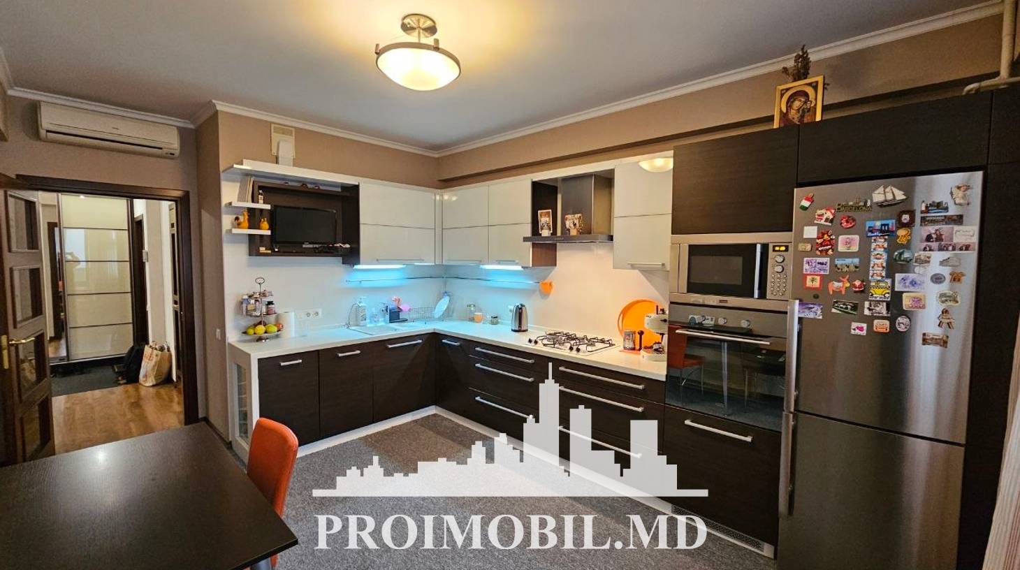 https://images.proimobil.md/QEy9L-CFBALDOxL2PzQlO8vs01mhKUiGWG-eo-rNkVM/watermark:0.75:so:0:30:0.39/resize:fill:1460:816:1/gravity:ce/bG9jYWw6Ly8vZXN0YXRlL2xyLzFhMzQ2ODQ2LTM2ZTgtNDYzNi1hNDI3LWQzMGYwODdhNDAwMy5qcGVn