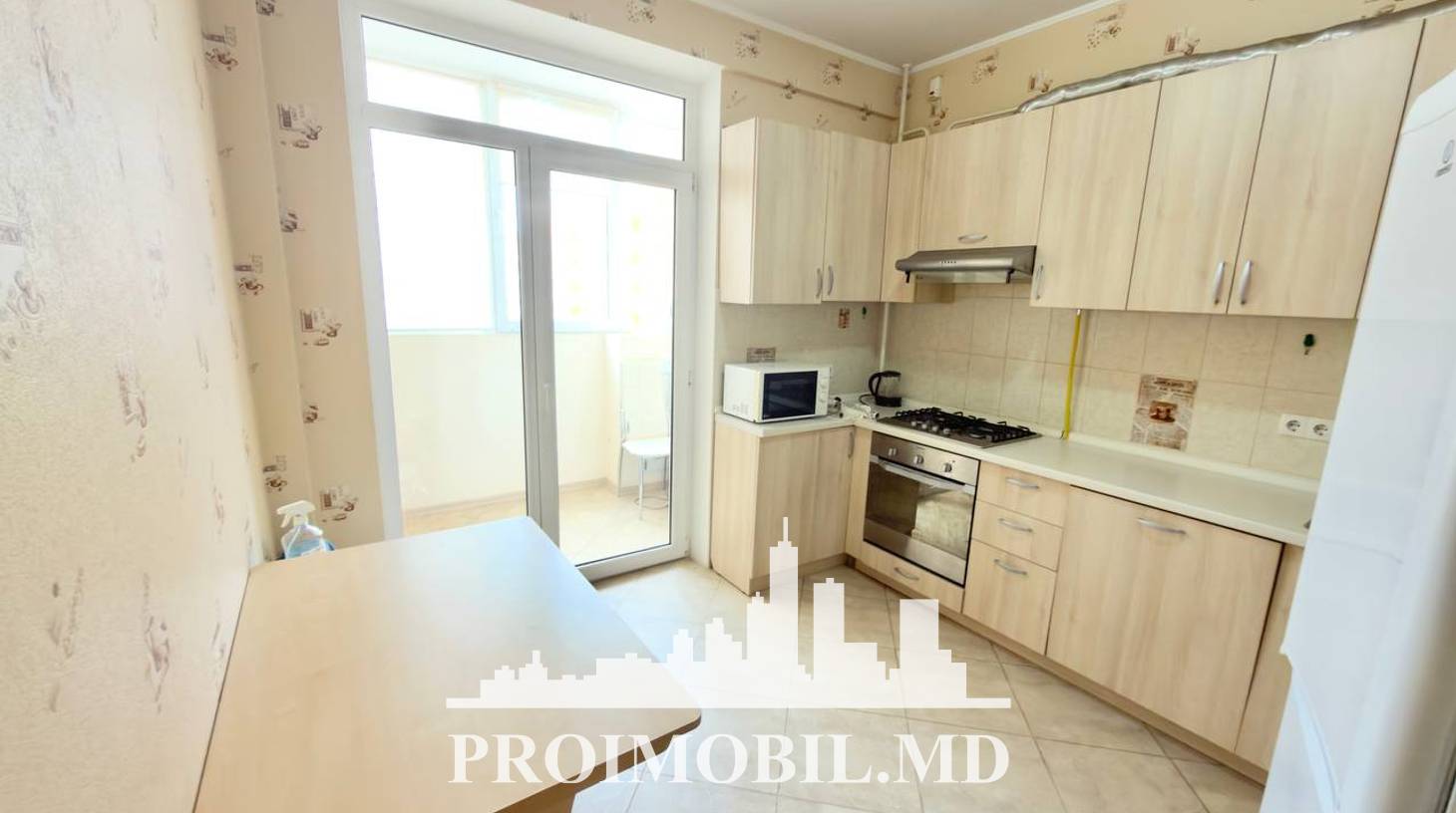 https://images.proimobil.md/QJ8jYgbS7qxmJxcHF9cDA3ZNF7Ny301N700Yg0gqcZ0/watermark:0.75:so:0:30:0.39/resize:fill:1460:816:1/gravity:ce/bG9jYWw6Ly8vZXN0YXRlL2xyLzE4MWI2OTkyLWY4MjUtNDI5OS05NzMyLTQxY2Q0NjhhZTM2Ni5qcGVn