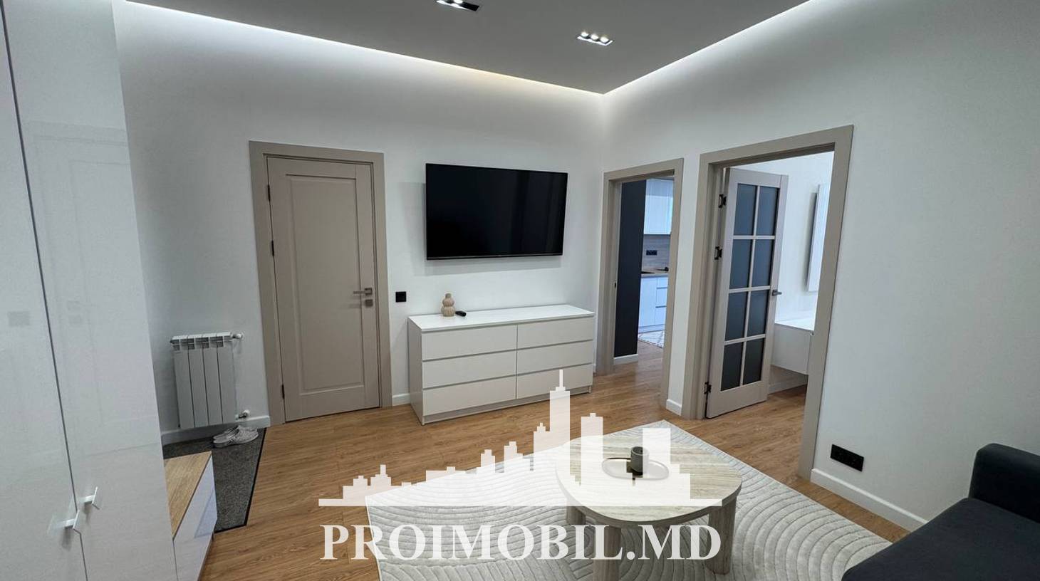 https://images.proimobil.md/QJxWdk7JTKLIXO8KOcGjsVH_Jyw8bnlmc75gfHaRBdI/watermark:0.75:so:0:30:0.39/resize:fill:1460:816:1/gravity:ce/bG9jYWw6Ly8vZXN0YXRlL2xyL2I4ZDE2ZjhmLWFkMDUtNDg2ZS04YjYyLTY4NWM0MDc3ZDc4NC5qcGVn