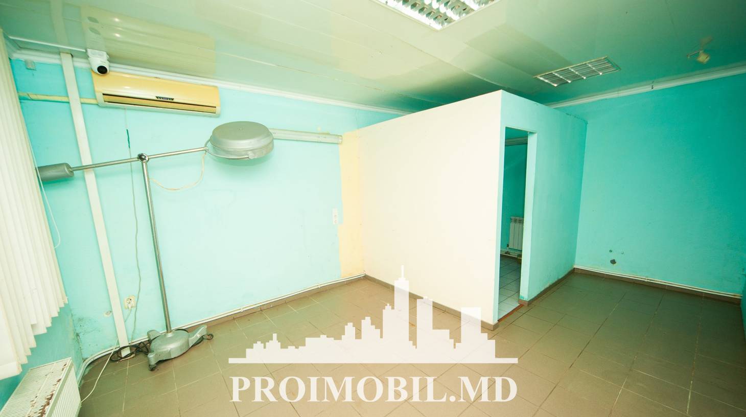 https://images.proimobil.md/QKgIAiUYzXrGkqTVOhWrp_K5i8mmwp8az9DUZvvsWuo/watermark:0.75:so:0:30:0.39/resize:fill:1460:816:1/gravity:ce/bG9jYWw6Ly8vZXN0YXRlL2xyLzZmMjJjYmM3LWZjNjgtNDk2OS05MmJlLWI2Yjc3MmUzZDk3ZS5qcGVn