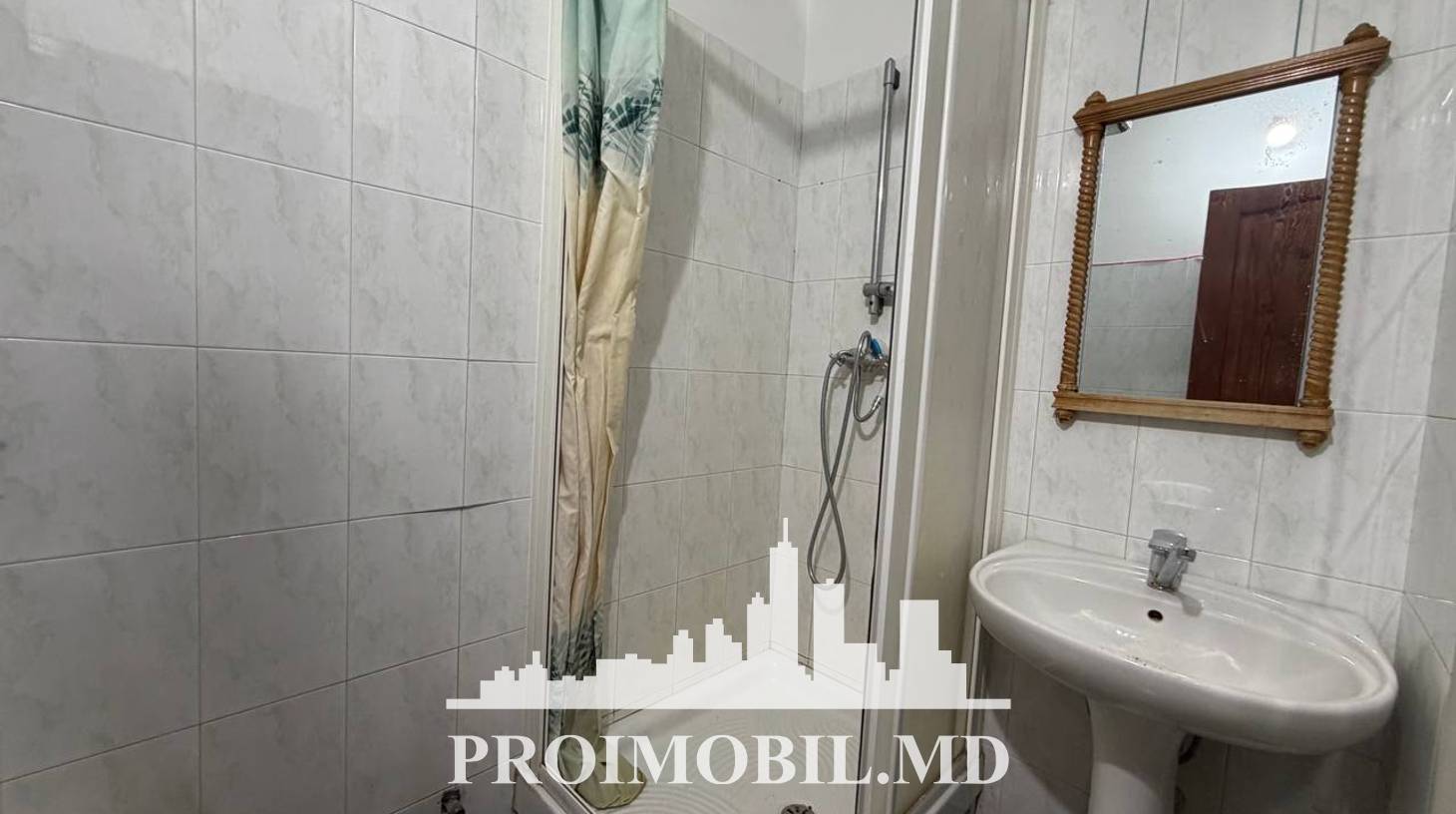 https://images.proimobil.md/QKv8edn59UwbXD85n49DNbb4Po6w26N85G_uH5frTa8/watermark:0.75:so:0:30:0.39/resize:fill:1460:816:1/gravity:ce/bG9jYWw6Ly8vZXN0YXRlL2xyLzI3N2NiNmVlLTgyOTEtNDAyMC04N2YyLWIzOTRlYzY3MzhjZS5qcGVn