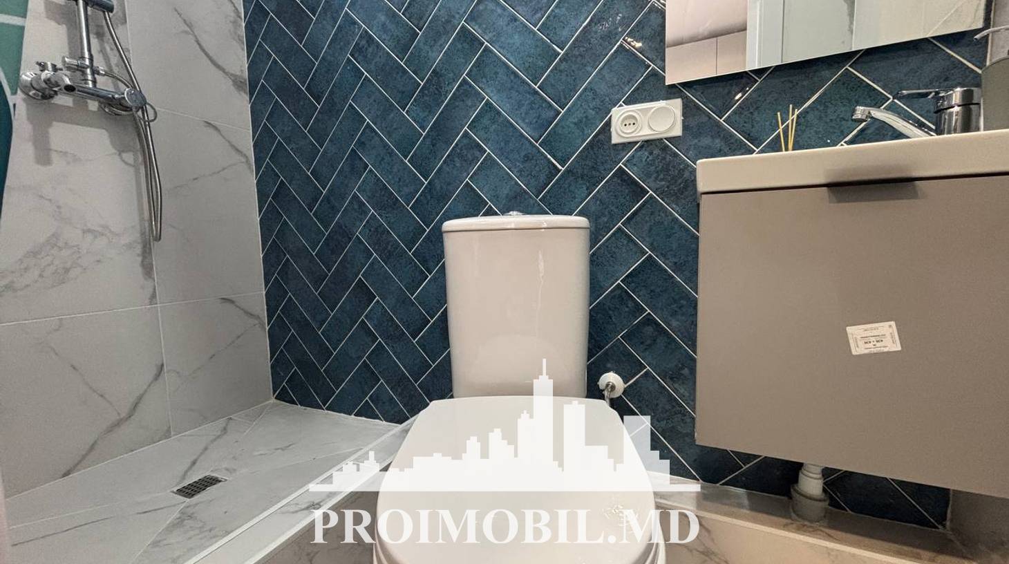 https://images.proimobil.md/QKyI6sSW9lkhCHh5KhmrrPg3ulXUVBr6yj8yXLJ-0EU/watermark:0.75:so:0:30:0.39/resize:fill:1460:816:1/gravity:ce/bG9jYWw6Ly8vZXN0YXRlL2xyLzk3MWQzNWU2LTQ1OWQtNGJkMy1iYWJlLTkyMGEyM2Y5NGY4ZC5qcGVn