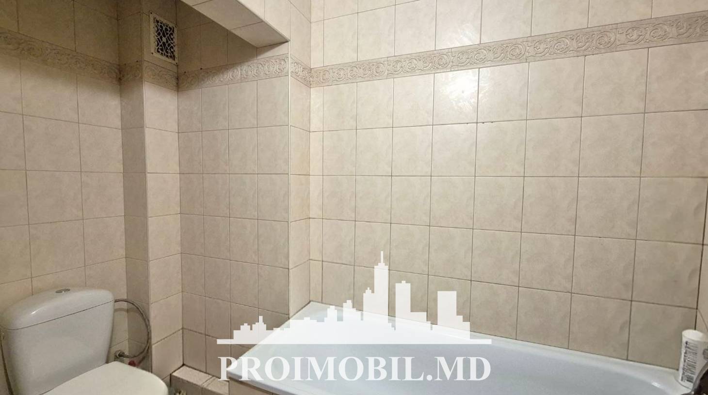 https://images.proimobil.md/QLiUqbcTDa-fsXEu4vd4sUEdH4q6yGGmiqNy0ZdCLlA/watermark:0.75:so:0:30:0.39/resize:fill:1460:816:1/gravity:ce/bG9jYWw6Ly8vZXN0YXRlL2xyL2ZjNTkzOWY5LTkzMTUtNGI4My04OTc1LTIwMjZjZDliNGU0NS5qcGVn