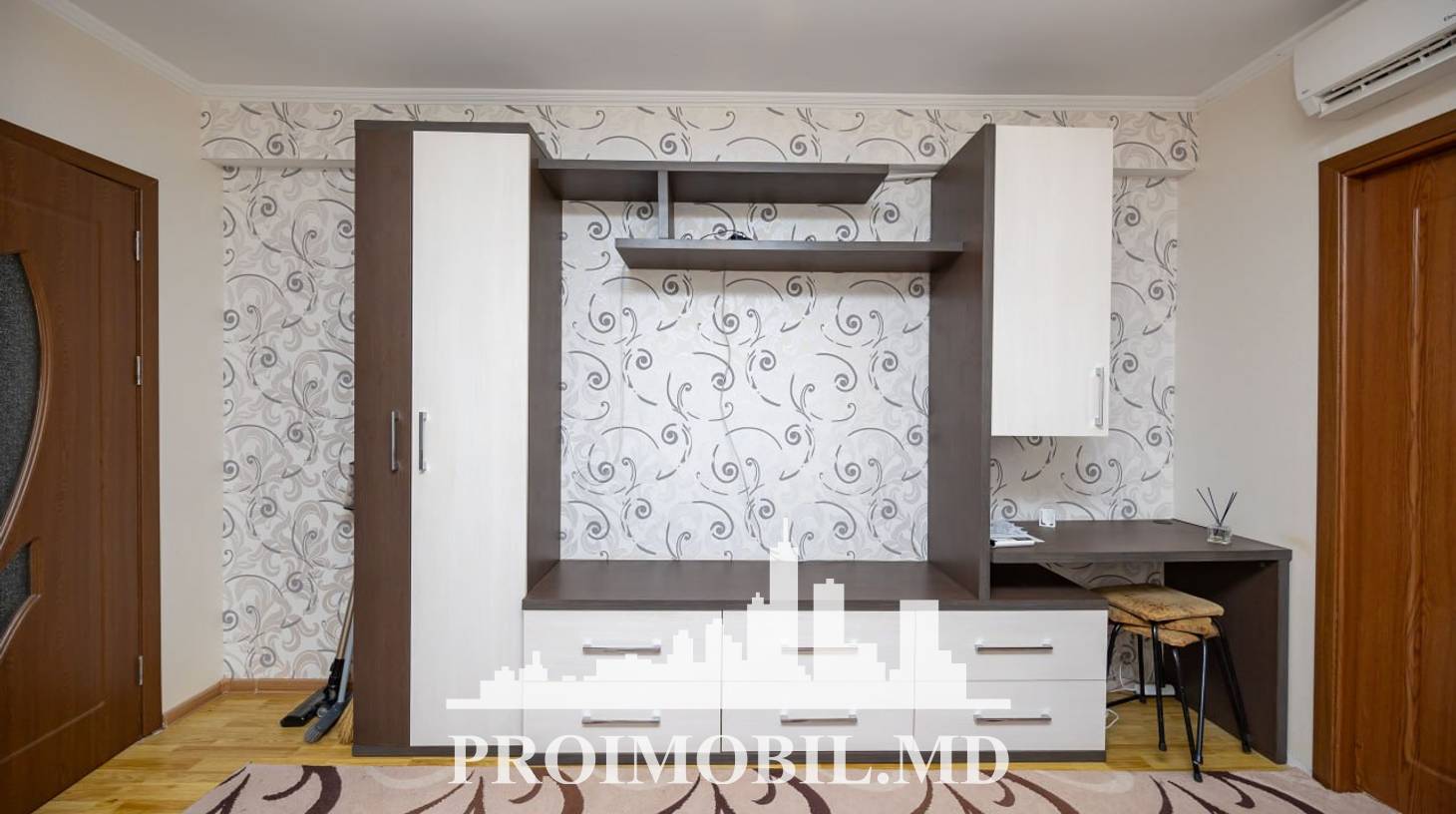 https://images.proimobil.md/QMgJ8Rsyku8jKuQzICwy5Usmqrikcwi9DRXXnmj9RKA/watermark:0.75:so:0:30:0.39/resize:fill:1460:816:1/gravity:ce/bG9jYWw6Ly8vZXN0YXRlL2xyLzE5ZjA5YzA0LTFmZmEtNDgzMS04ZTkyLWQ0ZGMxYWI3NTI1Mi5qcGVn