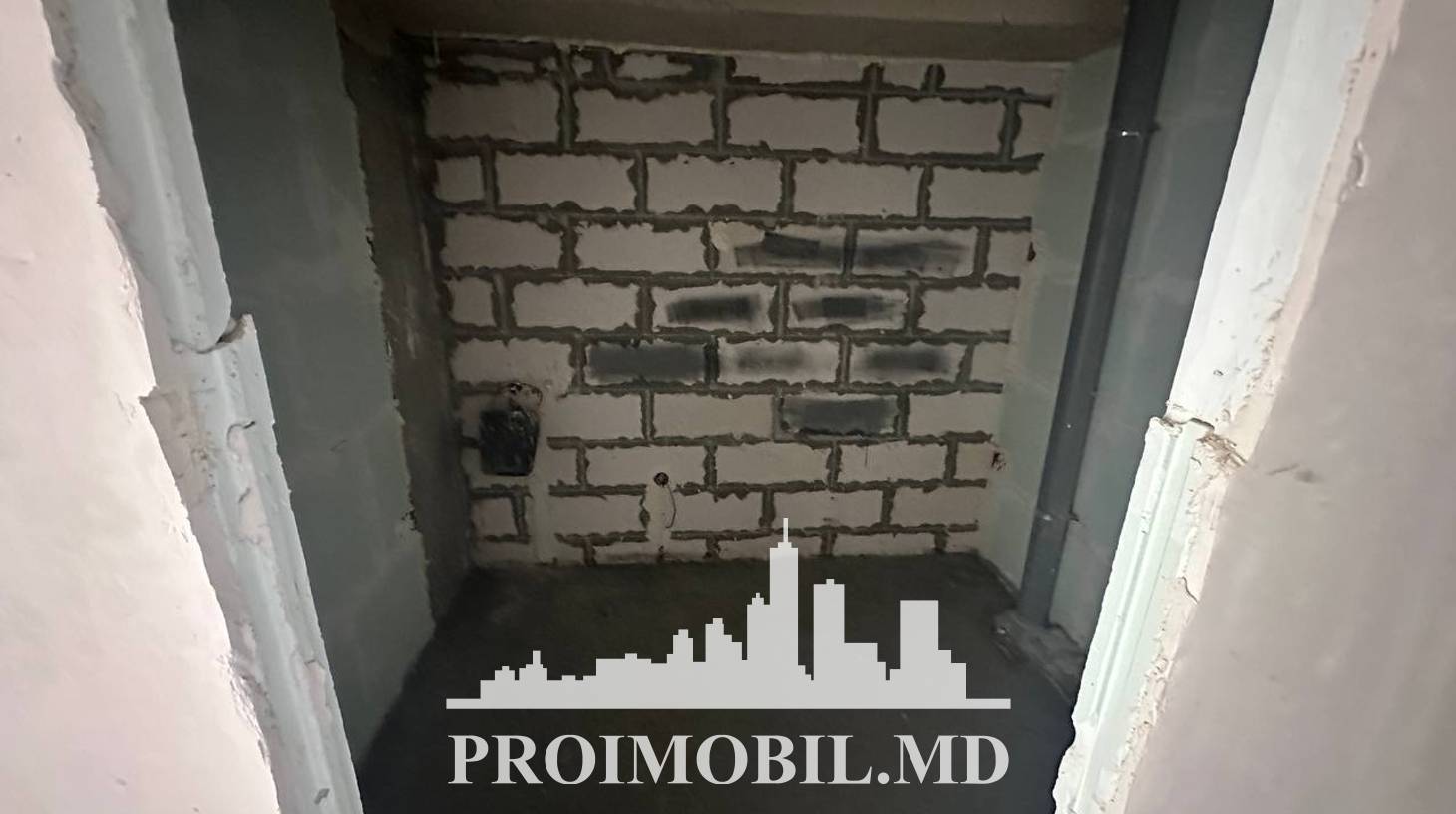 https://images.proimobil.md/QO56OF4iHtPkuN-FVSXfdAUH9_pmT1r6LhDWSTfTVBs/watermark:0.75:so:0:30:0.39/resize:fill:1460:816:1/gravity:ce/bG9jYWw6Ly8vZXN0YXRlL2xyLzU3ZDZmOWJkLWJlZmQtNDJhOS05NGU5LWRkZjZiZjJmMTE5ZC5qcGVn