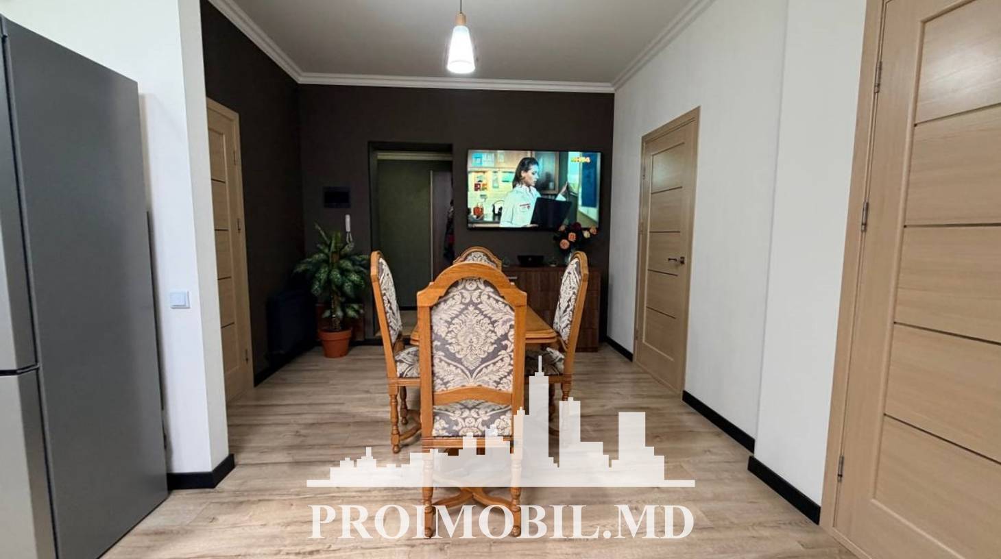 https://images.proimobil.md/QOAN2axNa3tuwJuEyyIo8z9_syO0_hGNlbJ0UJVRQOw/watermark:0.75:so:0:30:0.39/resize:fill:1460:816:1/gravity:ce/bG9jYWw6Ly8vZXN0YXRlL2xyL2Q0YjNmYmY4LWY0NTMtNDI5My05MGIzLTc3YzIzYjUyNGEzZS5qcGVn