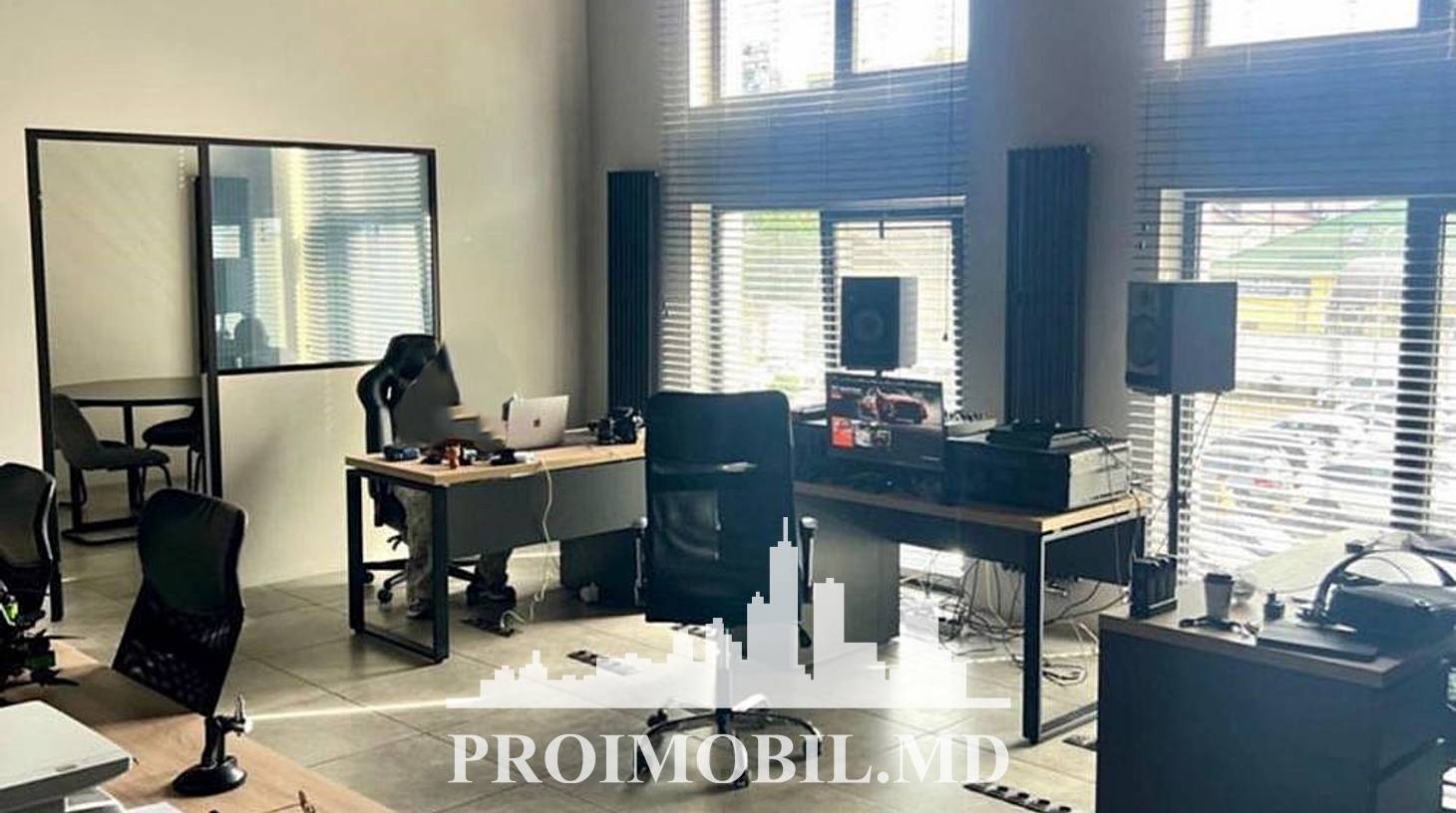 https://images.proimobil.md/QQuS6r5ritpjIXJ-GyeUXzc6spOSRZlj5nOgG3TxxQg/watermark:0.75:so:0:30:0.39/resize:fill:1460:816:1/gravity:ce/bG9jYWw6Ly8vZXN0YXRlL2xyLzBjMWJmM2I5LWU4MWQtNDMzYy1hNjk0LTFhM2ZiZDJmYjY4My5qcGVn