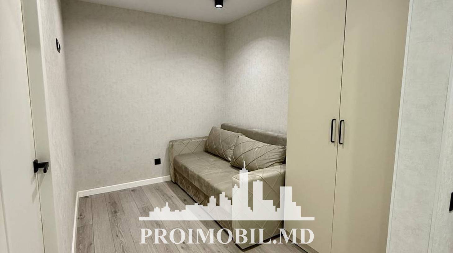 https://images.proimobil.md/QRN-T25N5Bxhcegz7VsOk5LTBmbaDz5ZkGlTUHR0agQ/watermark:0.75:so:0:30:0.39/resize:fill:1460:816:1/gravity:ce/bG9jYWw6Ly8vZXN0YXRlL2xyLzYyMDhjNDI0LWJlMjktNDZjOS05ZTZjLWIxYjNmZDYwMjdjZS5qcGVn
