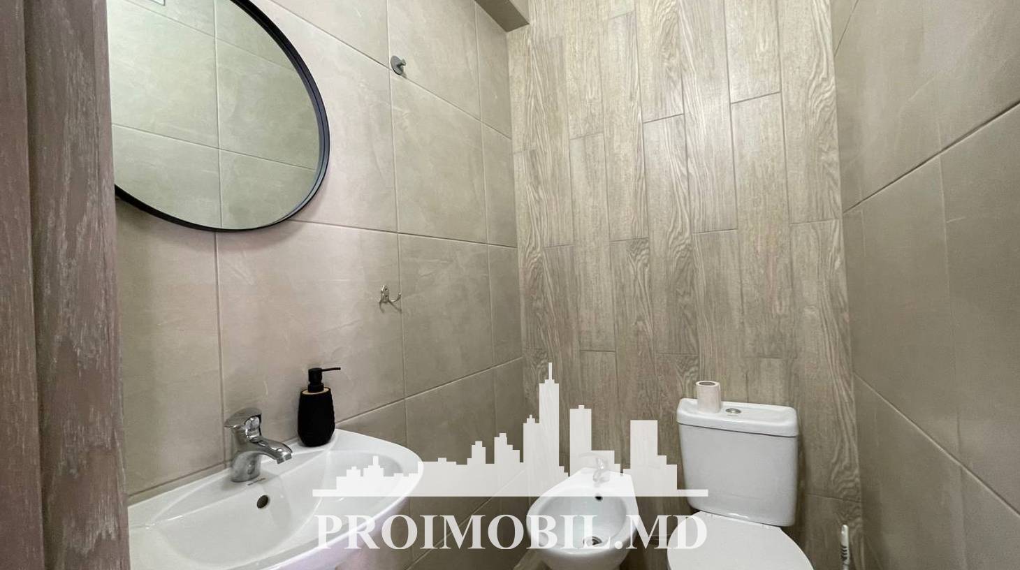 https://images.proimobil.md/QRT8cSxjn-JpRcmyZBx-9NB75rdF7Vztp77DdhLsJ0I/watermark:0.75:so:0:30:0.39/resize:fill:1460:816:1/gravity:ce/bG9jYWw6Ly8vZXN0YXRlL2xyLzU0ZTU4N2E5LWM1YWEtNDZkYy05MTAxLTZmOTIyMWZmODhjMi5qcGVn