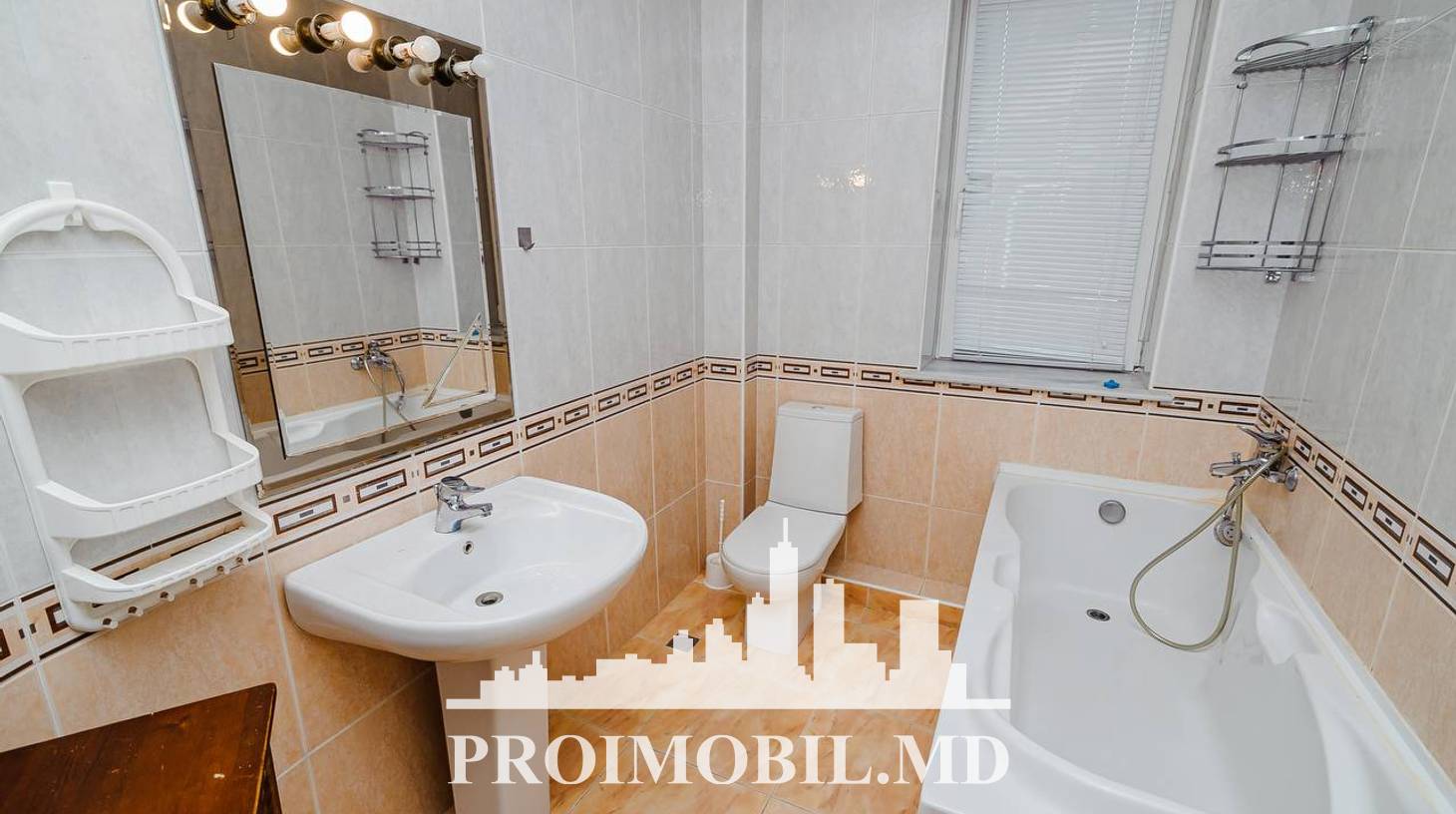 https://images.proimobil.md/QTB6NJP1svnHtnN4rrGJcQwlKGFUQHFSXCW6YF2_-vk/watermark:0.75:so:0:30:0.39/resize:fill:1460:816:1/gravity:ce/bG9jYWw6Ly8vZXN0YXRlL2xyLzU1NzAyNmRhLTQ1MTQtNDY5My1iZDUwLWM3MjVmZjgwZmY5ZS5qcGVn