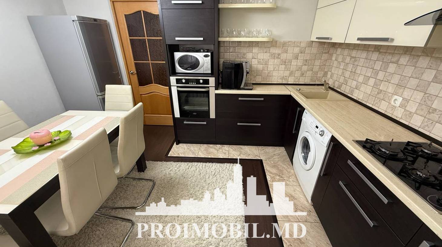 https://images.proimobil.md/QTWD4CrcHdMemCwJIH4b0Y82mGKolbGeMGWG1KBdh1M/watermark:0.75:so:0:30:0.39/resize:fill:1460:816:1/gravity:ce/bG9jYWw6Ly8vZXN0YXRlL2xyL2M2ODE2ZDdjLWM3YTAtNDQ3NC04NzFlLWZkZWVjY2YzMGY4ZS5qcGVn