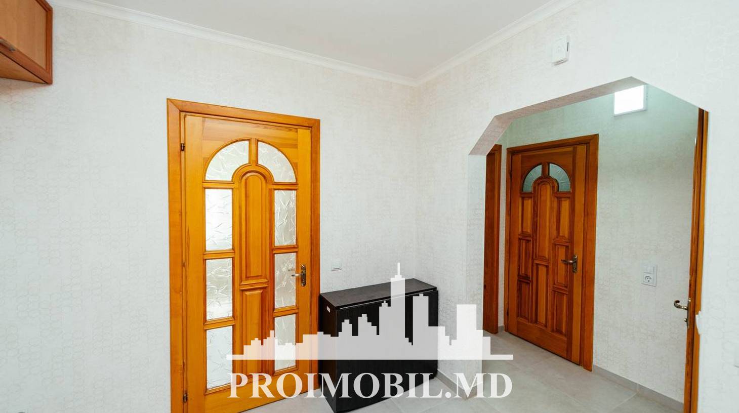 https://images.proimobil.md/QbaeSfDEtD0Hr5czEyEODhwm8Al72tlg376B3UjUiMI/watermark:0.75:so:0:30:0.39/resize:fill:1460:816:1/gravity:ce/bG9jYWw6Ly8vZXN0YXRlL2xyL2UyMTc2ZWFhLTdmMGYtNGVmZi05MWQ0LTljMzEwYzJmNjMyNi5qcGVn