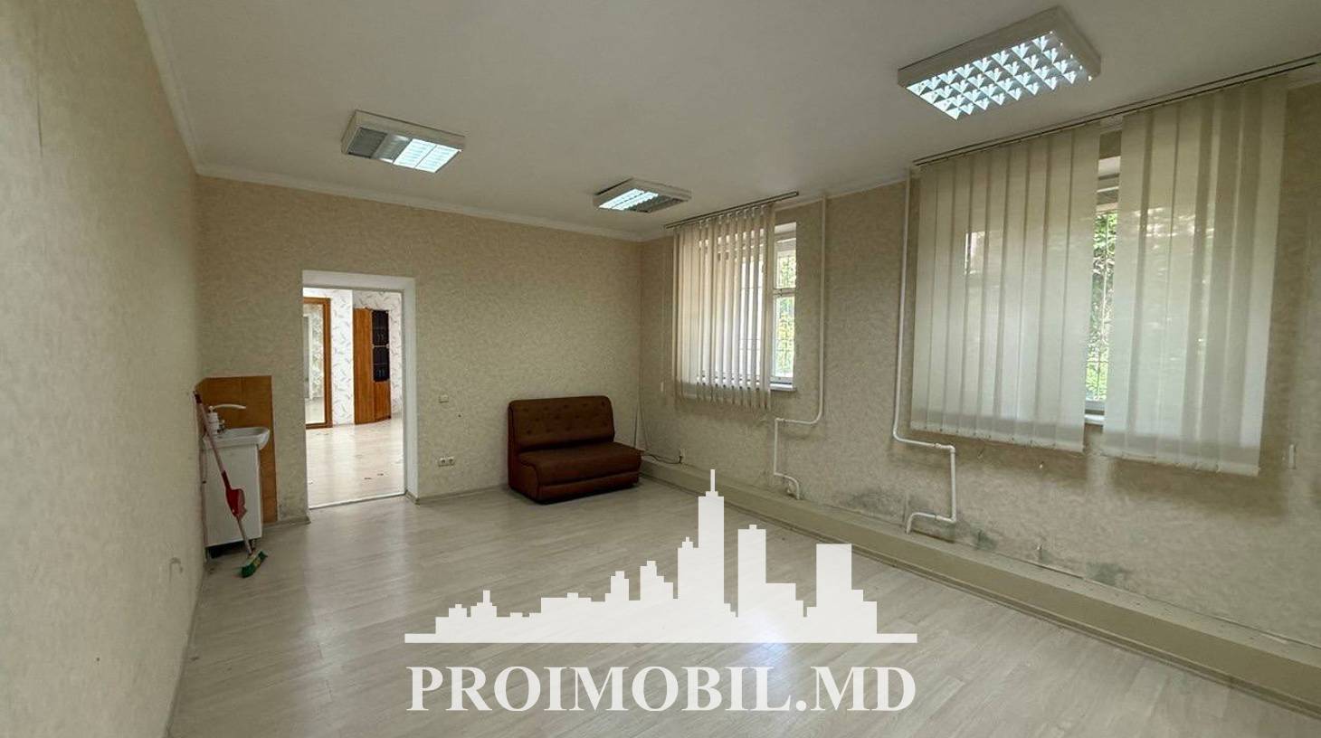 https://images.proimobil.md/QeBK1geWO5W1f6PdZlXz2NQAiwoDkBx9FLTyQQqf_yE/watermark:0.75:so:0:30:0.39/resize:fill:1460:816:1/gravity:ce/bG9jYWw6Ly8vZXN0YXRlL2xyLzNhMWRlMjk3LWI2NmItNGI1Mi04MDBmLWRiNzNlM2Q2NzI0MC5qcGVn