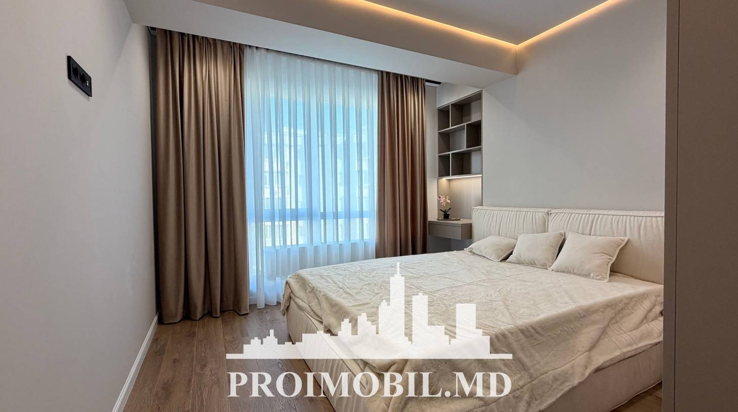 https://images.proimobil.md/QmkSGHxbY3y2EcD0Lp0HoPy69R_bb2vZmhKkMQGe_tA/watermark:0.75:so:0:30:0.39/resize:fill:1460:816:1/gravity:ce/bG9jYWw6Ly8vZXN0YXRlL2xyLzBkMTY0MGU0LTg3MDUtNDIzMy04NmMzLTIxZjJmYTA0MjdkYi5qcGVn