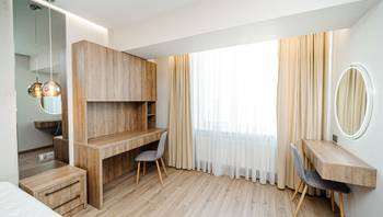 https://images.proimobil.md/Qpn6eF0oNyLIAb0q_NtHAJ-5qFcJvcTx8HcYrLyFfq8/resize:fill:350:198:1/gravity:ce/bG9jYWw6Ly8vZXN0YXRlL2xyLzA4NzZhYjJiLWYxMTYtNGVkZi05MjZhLWM3OTBlZjU4ZTA5My5qcGVn
