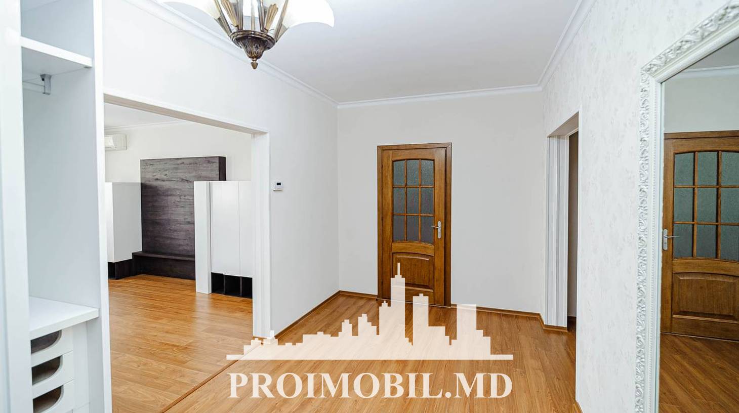 https://images.proimobil.md/QpvNOig8Svbj9yyAxMRkGM3MDCd6Gvhs8Qtgrx9F5t4/watermark:0.75:so:0:30:0.39/resize:fill:1460:816:1/gravity:ce/bG9jYWw6Ly8vZXN0YXRlL2xyL2E1NTgzZmMyLTM5ZDAtNDUwNS1iZDZiLWI1MmIzODM5ZDBkNS5qcGVn