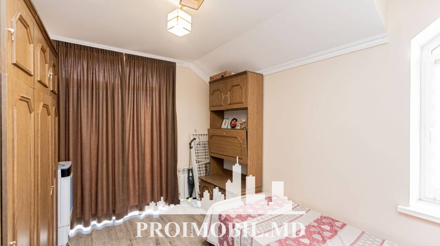 https://images.proimobil.md/Qq6zFP0eHgOTV_1n0554JgsoRoieuKNB-JersInmOsA/watermark:0.75:so:0:30:0.39/resize:fill:1460:816:1/gravity:ce/bG9jYWw6Ly8vZXN0YXRlL2xyLzU0ZDEwNDE2LTNmOWMtNGI5My05MTQ1LWIxZWI5MWRkZjAxYi5qcGVn