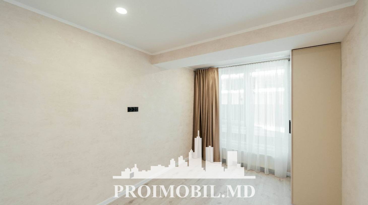 https://images.proimobil.md/Qr97pidofke5a7Ih95Qf6A8j6m3Pld6barkr8rMb-uI/watermark:0.75:so:0:30:0.39/resize:fill:1460:816:1/gravity:ce/bG9jYWw6Ly8vZXN0YXRlL2xyLzk0ZGZjMmE2LWY0NTMtNGEyNC05NTc2LTI3MTU5YjRmOTdmYy5qcGVn