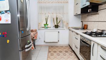 https://images.proimobil.md/QrVq6_nSMowiMU-8kpAVhAvroHMQnGeXkcXQnnpJZlA/resize:fill:350:198:1/gravity:ce/bG9jYWw6Ly8vZXN0YXRlL2xyL2NiYmFhMWZmLWRmZTctNDM3Yi05OTNiLWFjYTQ2ZTczN2IyOS5qcGVn