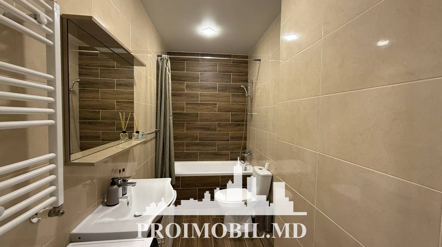 https://images.proimobil.md/QsD4dWUzxpwVb6GSvkM2ZBAEUcH3-AnrkzxbASz-Frk/watermark:0.75:so:0:30:0.39/resize:fill:1460:816:1/gravity:ce/bG9jYWw6Ly8vZXN0YXRlL2xyLzJlMGZiMTA2LWYwMmEtNGRmNS04ZmZhLTE2MThhODVjODQ2Ni5qcGVn