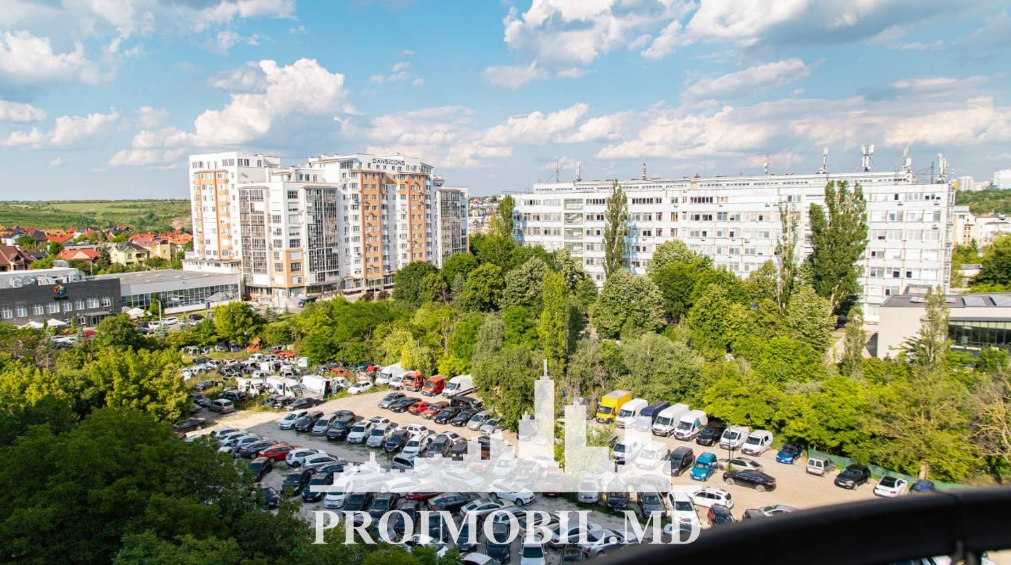 https://images.proimobil.md/QtNY8z-wDJGSoDntICvV4hDHBRk0c4qC1g_C5WbgWVg/watermark:0.75:so:0:30:0.39/resize:fill:1460:816:1/gravity:ce/bG9jYWw6Ly8vZXN0YXRlL2xyLzgyMmY1OTA1LWY3NWMtNGQ2Yi04YjhmLTgzNjljNGExOTQ3Zi5qcGVn