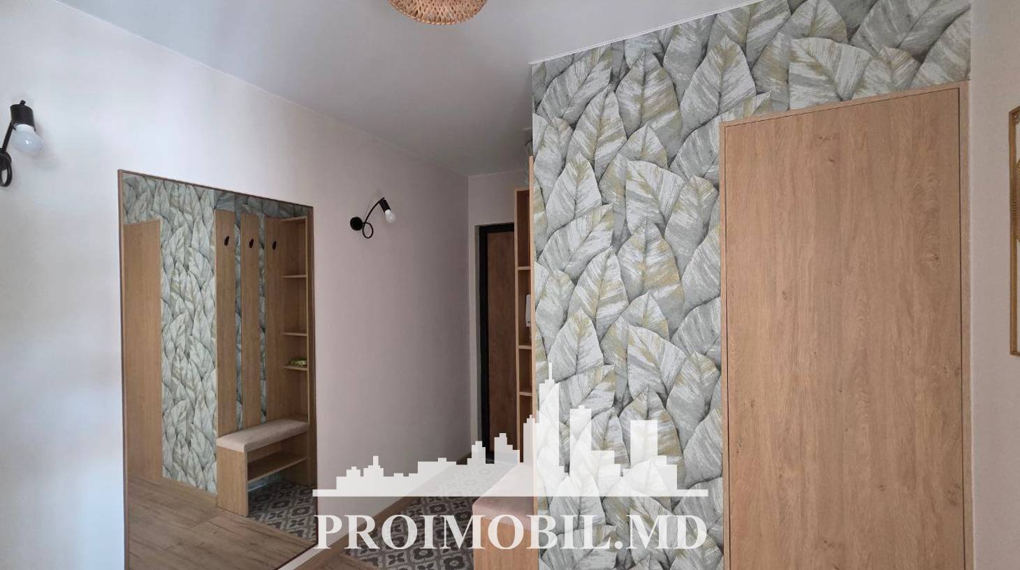 https://images.proimobil.md/QvpkU6RmQDTC00lQ5L_-z44F00tSDyYr_Ba2zKeYNGI/watermark:0.75:so:0:30:0.39/resize:fill:1460:816:1/gravity:ce/bG9jYWw6Ly8vZXN0YXRlL2xyLzQ1YTA3YWFlLTZhM2QtNGE3Yy1hMDJiLThlOGM0YjczNzZlNi5qcGVn