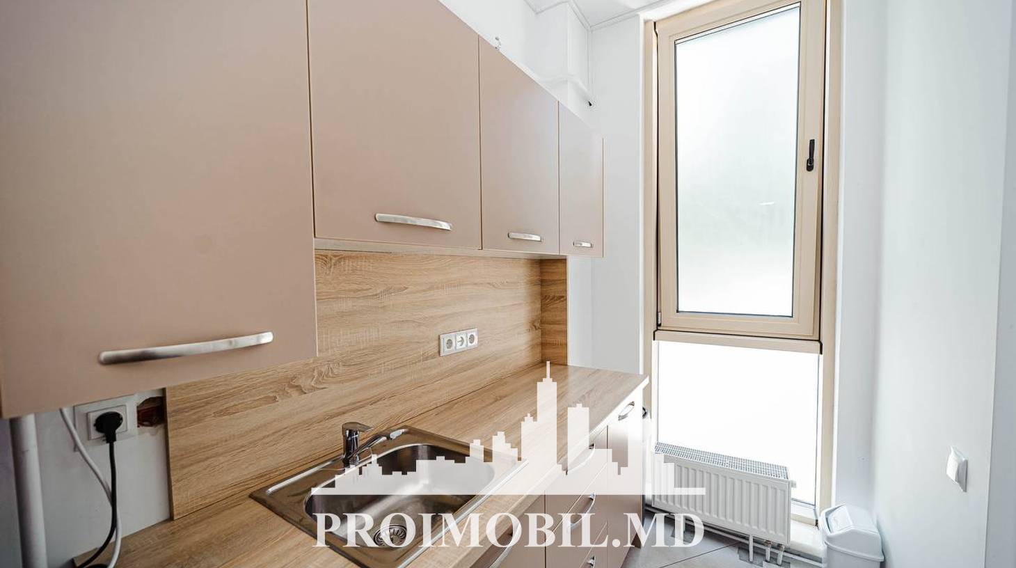 https://images.proimobil.md/QxGfD_LMCWSVLbLhOqxjv0SLcwXQyq_aon3NZZq5w1E/watermark:0.75:so:0:30:0.39/resize:fill:1460:816:1/gravity:ce/bG9jYWw6Ly8vZXN0YXRlL2xyLzhhYTEwZGFjLThiOWMtNDMzYi1hZDZhLTAwNDhhZjMyMWM4MS5qcGVn