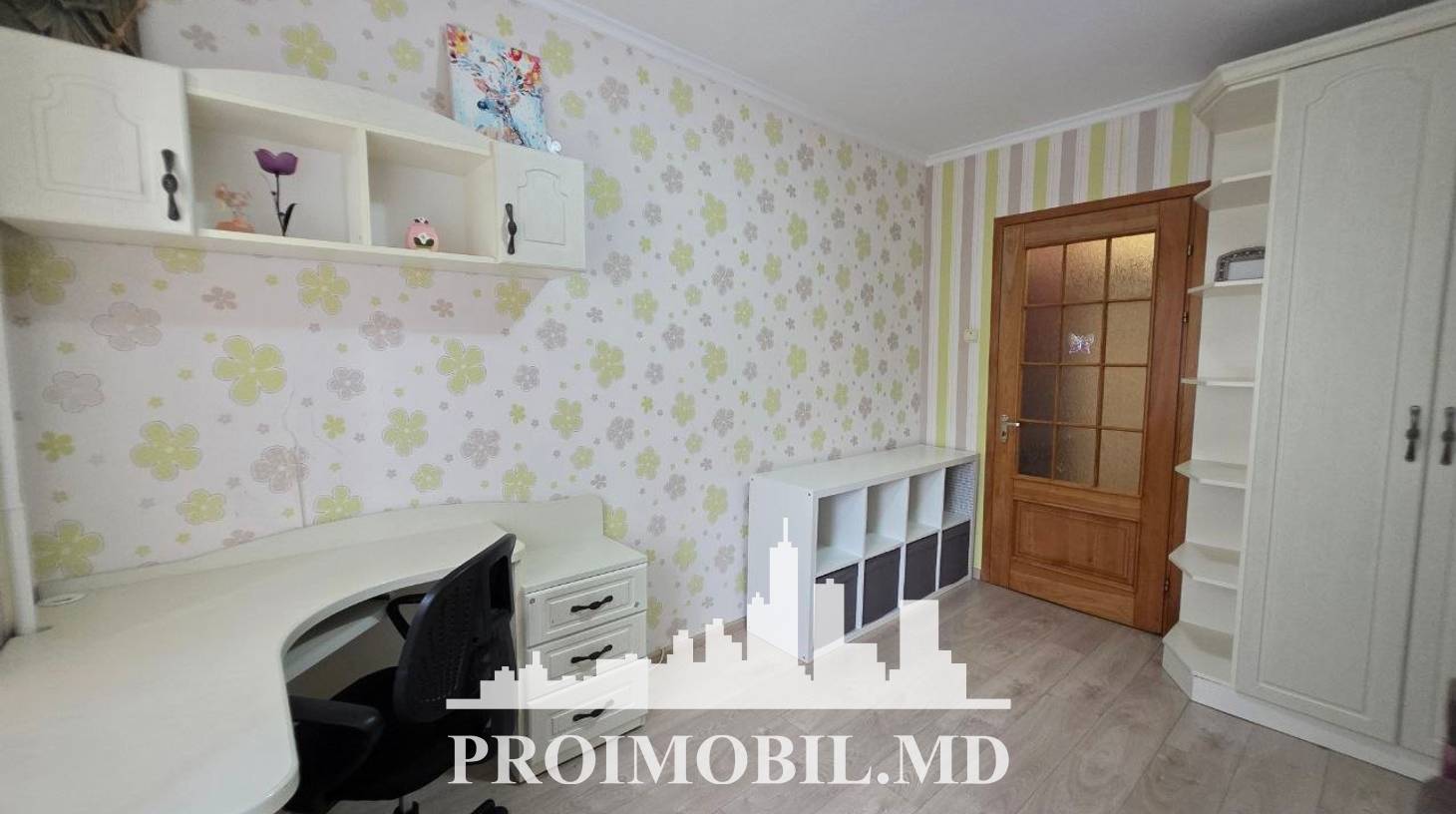https://images.proimobil.md/R-EGoI5PnRCcN2js939FERgKsHZGNuE0J3spxPi4EQQ/watermark:0.75:so:0:30:0.39/resize:fill:1460:816:1/gravity:ce/bG9jYWw6Ly8vZXN0YXRlL2xyLzRjMzUyM2E0LTgzNWItNGU0Ni1hMWZhLTE2ZjU1ZDk3NDI2OC5qcGVn