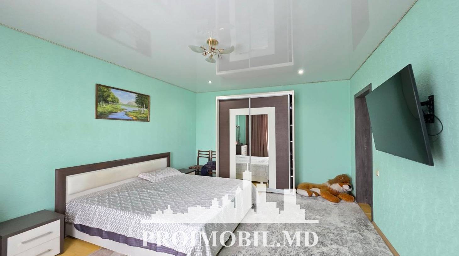 https://images.proimobil.md/R1pIwiFOpto4i9hvj-HSSUdPTBltKG4m_Grn_A7VzXs/watermark:0.75:so:0:30:0.39/resize:fill:1460:816:1/gravity:ce/bG9jYWw6Ly8vZXN0YXRlL2xyL2I5ZDA2OGYzLTkxNWYtNDc3OC05OWU5LTQzZDhjMTNmZDYzOS5qcGVn