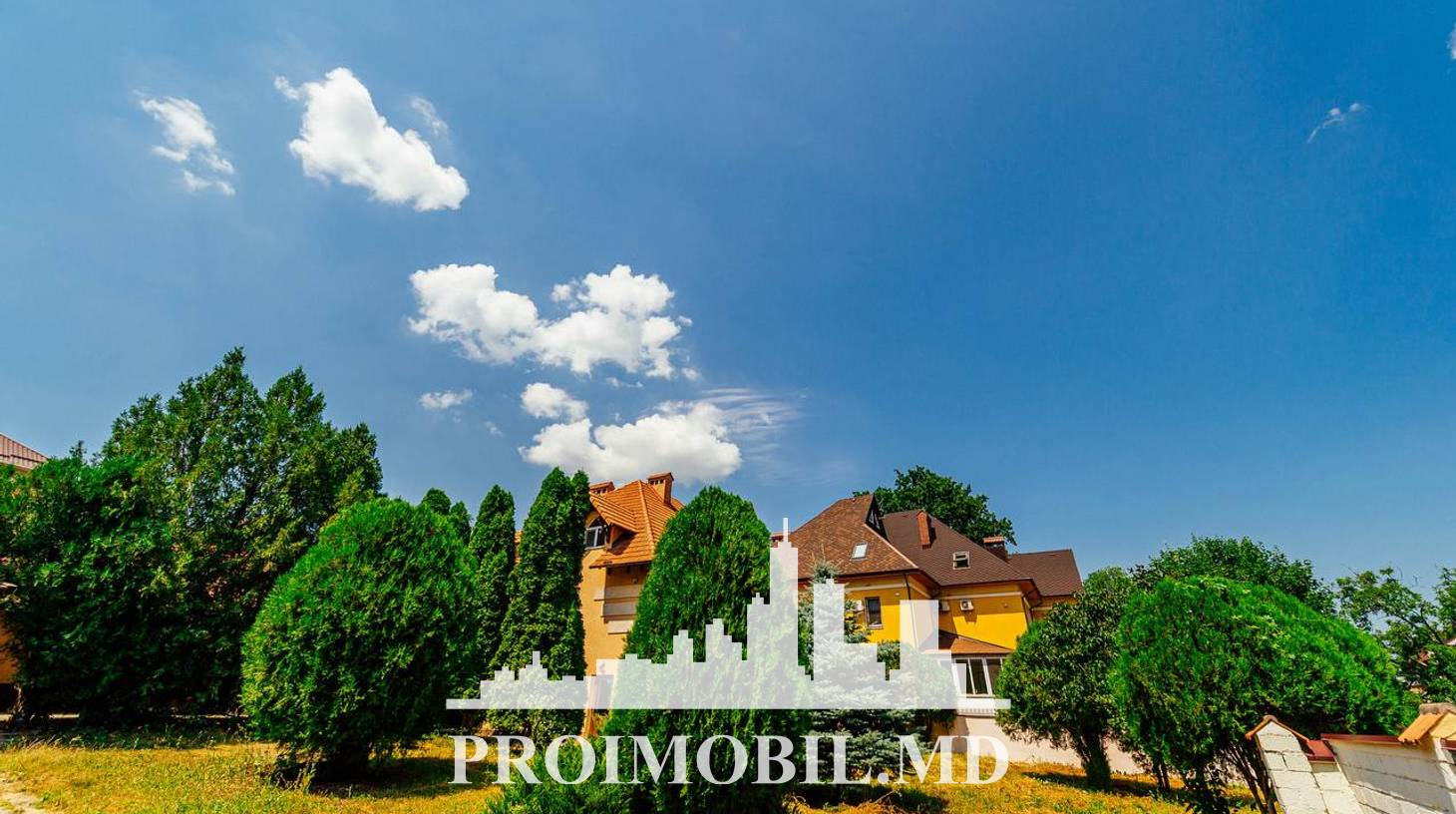 https://images.proimobil.md/R4-gQXfyB-WXqXMTf6_ZxA_ZWPb661uQm3LRVxQc7FQ/watermark:0.75:so:0:30:0.39/resize:fill:1460:816:1/gravity:ce/bG9jYWw6Ly8vZXN0YXRlL2xyLzM3ZjRmMWM2LWYzZDEtNGJlNC04NDI5LTUzMTRjYzBmMzRmMS5qcGVn