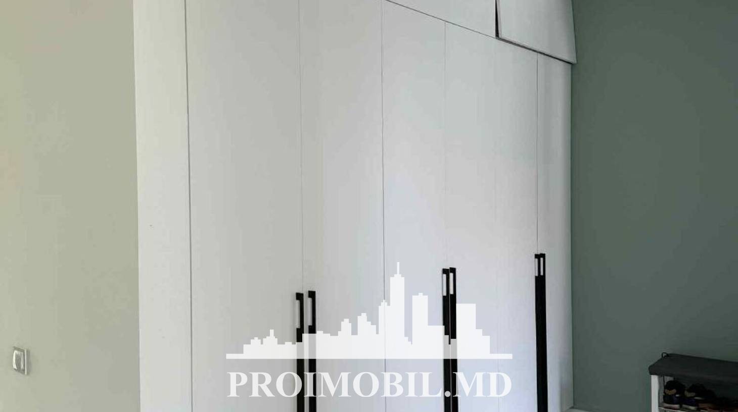 https://images.proimobil.md/R4g29eGCQSnDHehZppg5UugDnpm3Ung5BVmJPBl3Ai4/watermark:0.75:so:0:30:0.39/resize:fill:1460:816:1/gravity:ce/bG9jYWw6Ly8vZXN0YXRlL2xyLzQwMzA5NDA4LTMyYjYtNDNkOS1hMTRiLTg3YzVmNDA2Y2E1YS5qcGVn