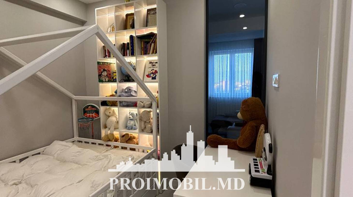 https://images.proimobil.md/R6D7h4OOPlUX7m4y69KmBUi3hpMH6W4yHg8q513WfTA/watermark:0.75:so:0:30:0.39/resize:fill:1460:816:1/gravity:ce/bG9jYWw6Ly8vZXN0YXRlL2xyLzAwODJiZWJkLTM0MDgtNDg3Mi05NmUyLWRlZWI5NDFlZjVkNC5qcGVn