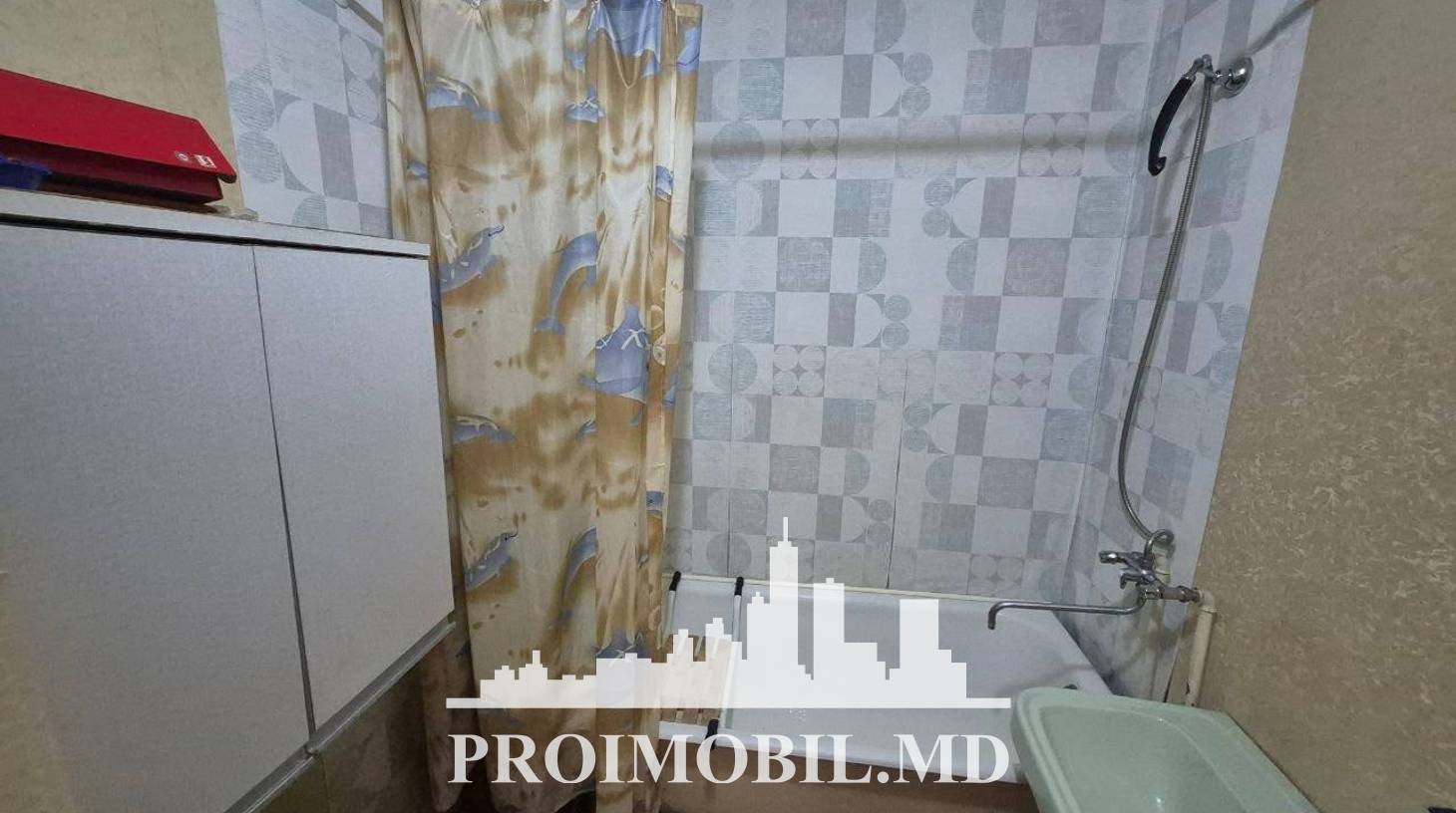https://images.proimobil.md/R7Ozn-BCnPNjkGxWTOWKriggjRS2NtC8Z624t6M37-k/watermark:0.75:so:0:30:0.39/resize:fill:1460:816:1/gravity:ce/bG9jYWw6Ly8vZXN0YXRlL2xyL2MwNGIzMjY0LTZjMmEtNGU2Zi1hOWQxLTQ0NWJlNmJkMDBlNi5qcGVn