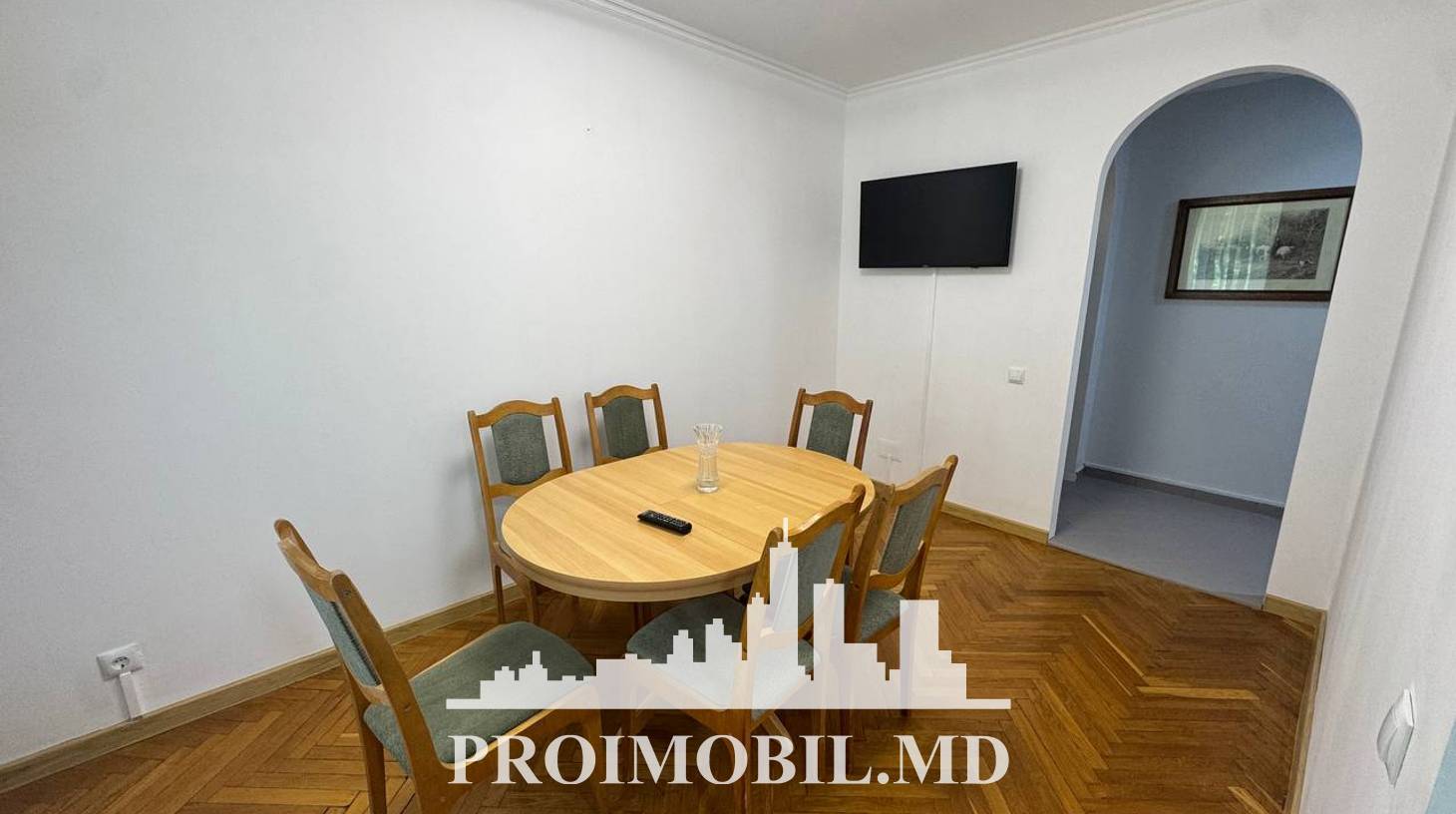 https://images.proimobil.md/RADFRmjPzT5QxjGyuehc5J1m1CtZcw2jmDhMXYmGjBM/watermark:0.75:so:0:30:0.39/resize:fill:1460:816:1/gravity:ce/bG9jYWw6Ly8vZXN0YXRlL2xyLzk3MjJmY2M0LThmMmEtNGI2Ny1iMGE5LTY1OWEzNDE0YTE2OS5qcGVn