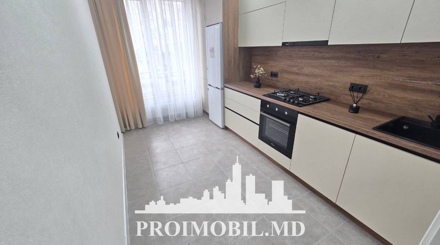 https://images.proimobil.md/RB6NYMNE5vNuRKh8sNvSWAfAfI3t1MoC9gXFTbeDDPo/watermark:0.75:so:0:30:0.39/resize:fill:1460:816:1/gravity:ce/bG9jYWw6Ly8vZXN0YXRlL2xyLzU4NDRmODMwLWI5MDUtNGIzMy1hNDcyLTdhN2ZmYmU2OTY3NC5qcGVn