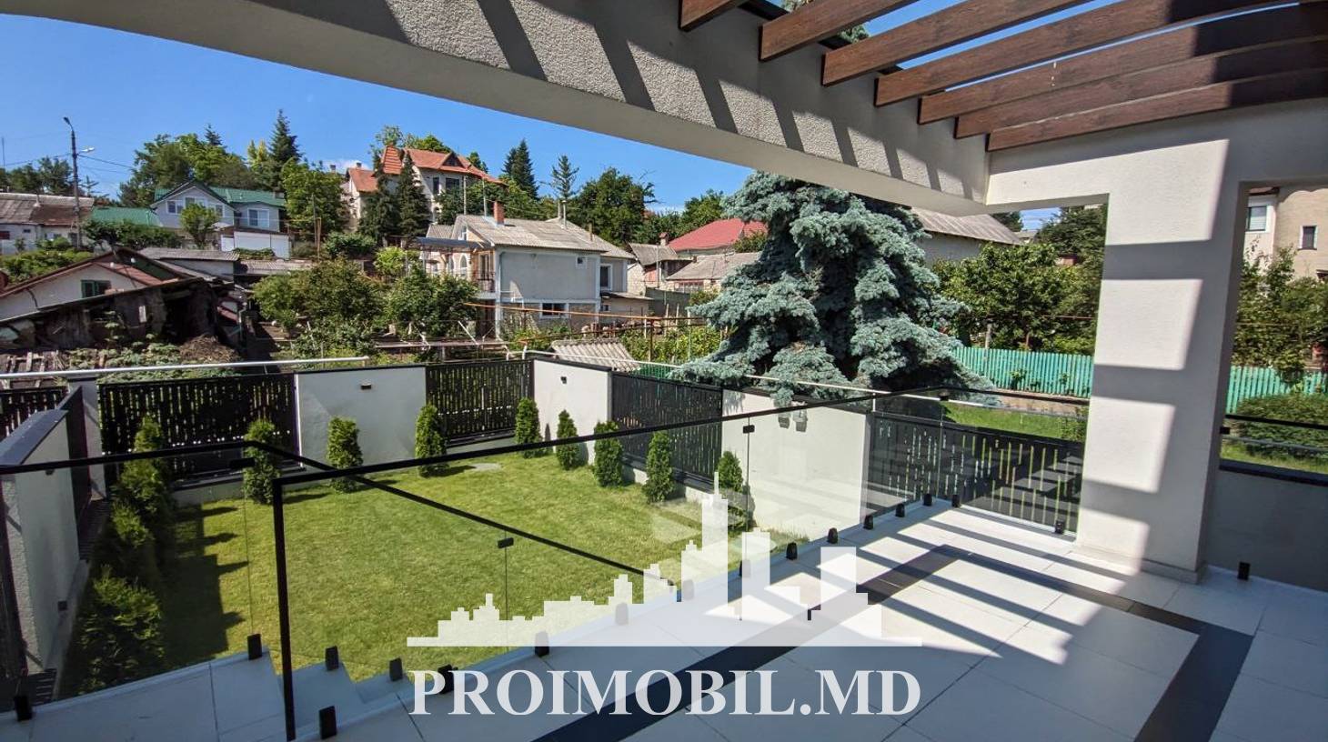 https://images.proimobil.md/RBN1E26cQHTeLgn2bomYPKPAgLxoETSfXsze7LTAq6g/watermark:0.75:so:0:30:0.39/resize:fill:1460:816:1/gravity:ce/bG9jYWw6Ly8vZXN0YXRlL2xyLzYxMmNmNmE3LWNhZGYtNGZmOC04NGU3LTFlODBhNzI0YjRiMi5qcGVn