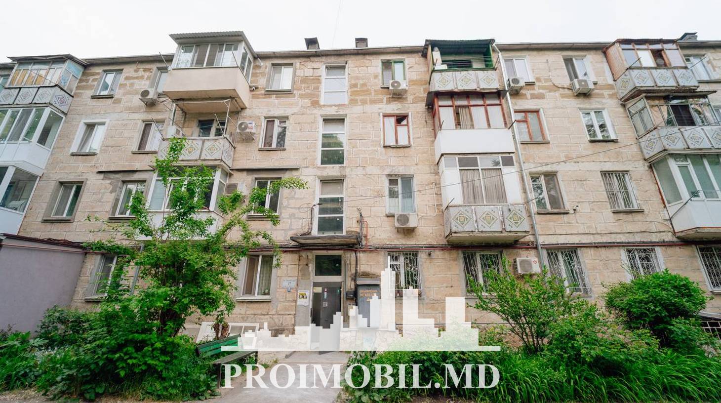 https://images.proimobil.md/RBR1zQ2GEILPL3-GJbQyHD8QD0dh9Yao2fgLrB2vKsA/watermark:0.75:so:0:30:0.39/resize:fill:1460:816:1/gravity:ce/bG9jYWw6Ly8vZXN0YXRlL2xyLzlhZTU5MDJkLTAzYjYtNGFiZS04MGRiLTlmNTIzZGMyZWUwOC5qcGVn