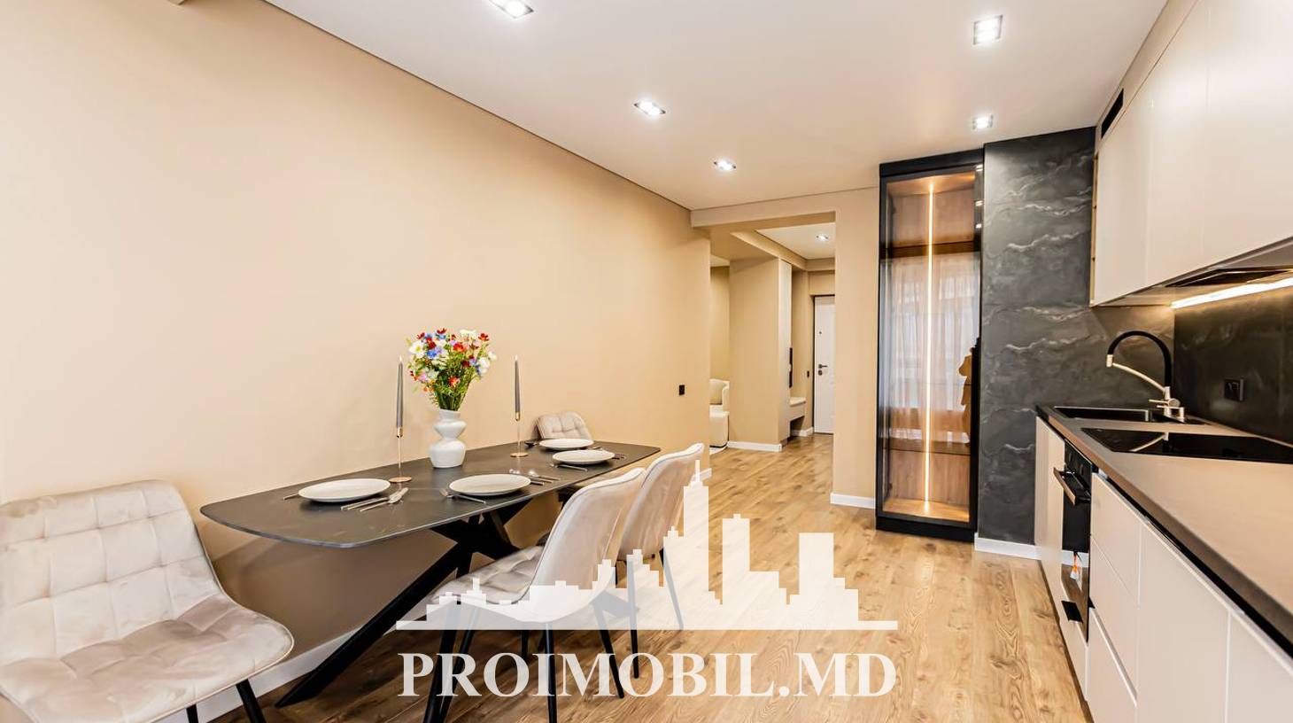 https://images.proimobil.md/RCH95CuSTw0udLgfW5F9FRmrm8_iFJGA-c5EfLpnX04/watermark:0.75:so:0:30:0.39/resize:fill:1460:816:1/gravity:ce/bG9jYWw6Ly8vZXN0YXRlL2xyL2U2YjllNDAzLTJiZmMtNGE5ZS04ZTk0LTk5ZGYyY2I4NjNkNi5qcGVn