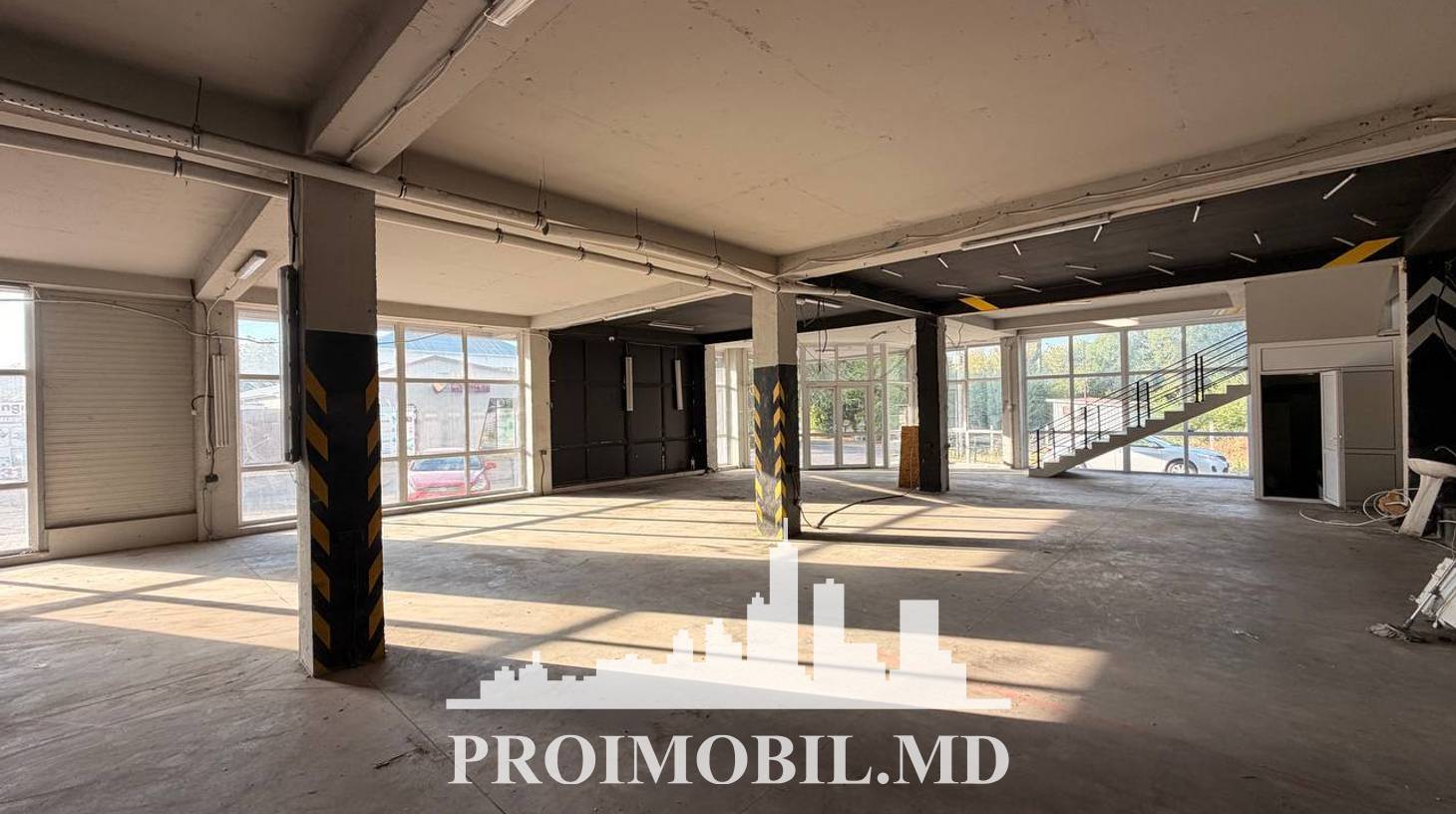 https://images.proimobil.md/RE5X8QWu3bVFN1em106matnSNyd1a0EhTSImz2xkGPI/watermark:0.75:so:0:30:0.39/resize:fill:1460:816:1/gravity:ce/bG9jYWw6Ly8vZXN0YXRlL2xyLzgxNTFlZGVjLWMxYmYtNDQyNS1iYzE2LWUxYWRiNTc4NjQ3Zi5qcGVn
