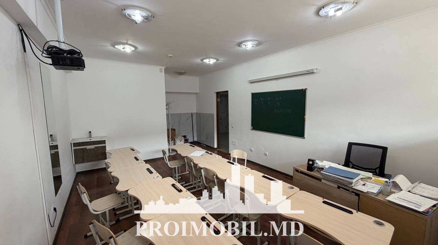 https://images.proimobil.md/RFXcFvuCDOqEgXE_Ve6DnZ-Mdv6sWy1eOGaQi6kr904/watermark:0.75:so:0:30:0.39/resize:fill:1460:816:1/gravity:ce/bG9jYWw6Ly8vZXN0YXRlL2xyLzZkOWU0Njc4LWFiNzUtNDNhNC1iZjc5LWNlZTk2NjNlZmE1YS5qcGVn