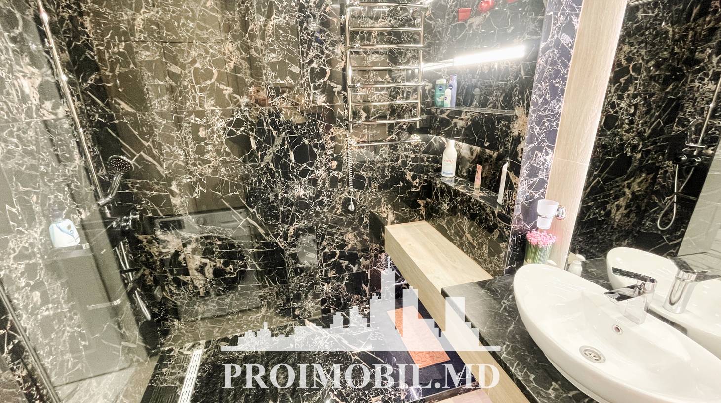 https://images.proimobil.md/RHY-tsQOWRJO5zCNRcHDyPc6jl8-5deEYKOayQyvpxY/watermark:0.75:so:0:30:0.39/resize:fill:1460:816:1/gravity:ce/bG9jYWw6Ly8vZXN0YXRlL2xyL2ZiMWRiN2Q3LTg1YTctNDUxYi1iNmIzLTQ1MmYxNTllY2FkZS5qcGVn