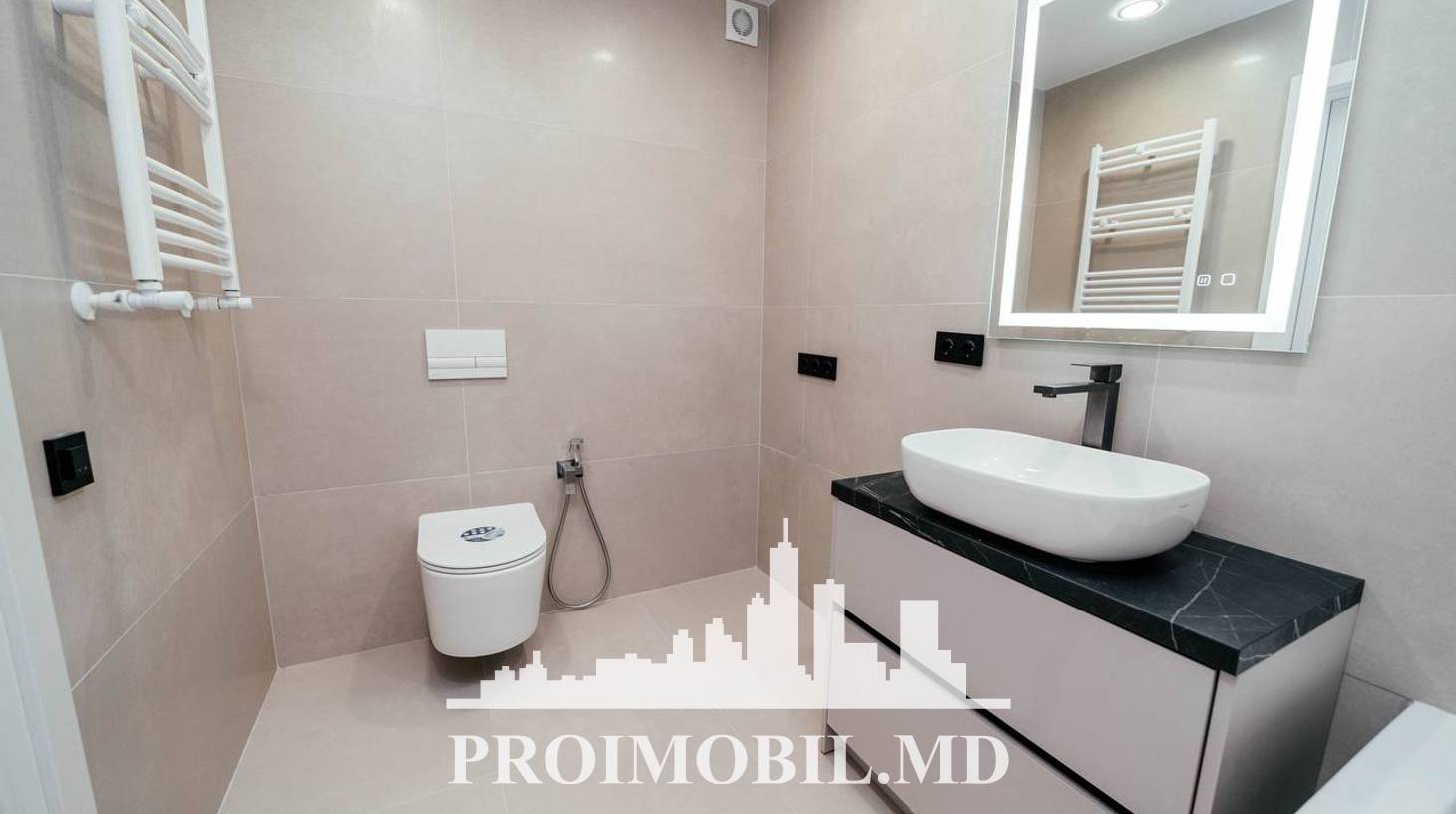https://images.proimobil.md/RKmsFmGol0J_0zV3KUepZUA6iNmLRoGxNd0yKPhmp18/watermark:0.75:so:0:30:0.39/resize:fill:1460:816:1/gravity:ce/bG9jYWw6Ly8vZXN0YXRlL2xyLzY3MGQ0NTBkLTE5MDktNDAwNi05MGEzLTc0ZjcwMzc3NWJhNS5qcGVn