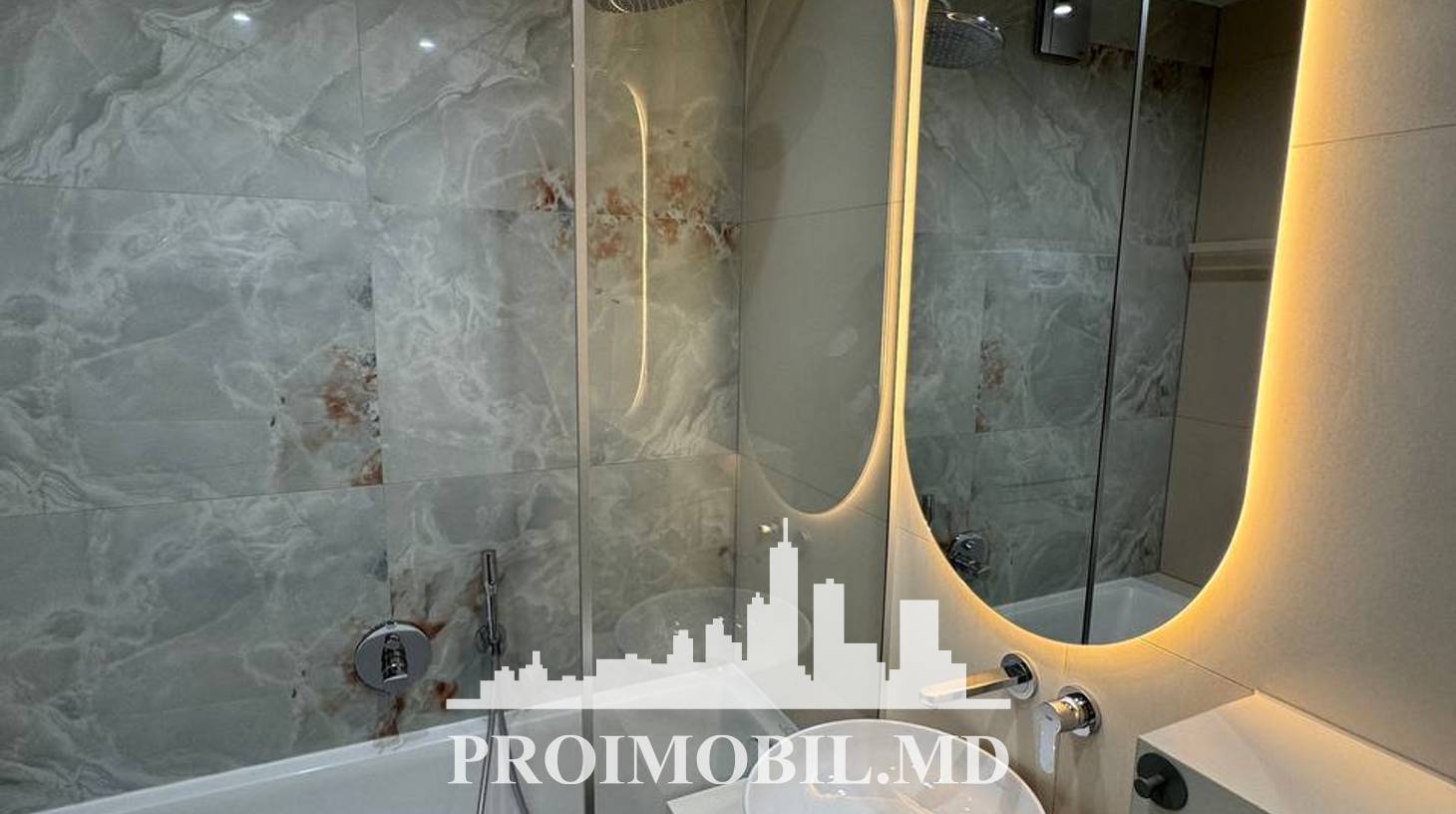 https://images.proimobil.md/RLt2AQuFN7nDWqrgt6b_PgtM3oQORvL5SsuGN_DFHkA/watermark:0.75:so:0:30:0.39/resize:fill:1460:816:1/gravity:ce/bG9jYWw6Ly8vZXN0YXRlL2xyL2FlNDZmYWYxLTNmNDgtNDRhYS1iNWFhLWRmYmI2ZjRmYTU1Mi5qcGVn