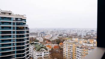 https://images.proimobil.md/RMfO82aVsf5Dn8rJ8cZrIyn_tgXP1TQnVOU7oZwHNOo/resize:fill:350:198:1/gravity:ce/bG9jYWw6Ly8vZXN0YXRlL2xyLzBkNGU0MzY5LTc5ODMtNGE1Yy05YWIzLTM1ZDg0ZDU2NjkyNS5qcGVn